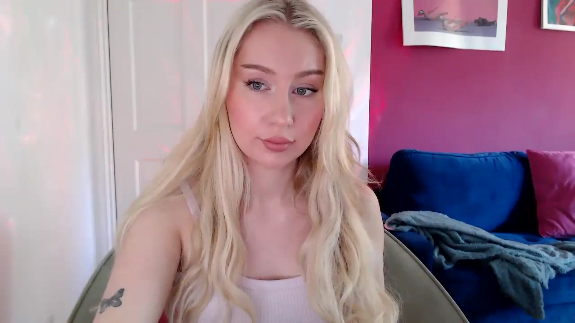 Gallery image thumbnail from PetiteAvax's myfreecams stream on, 08/10/2024, 10:10 image 13 of 20