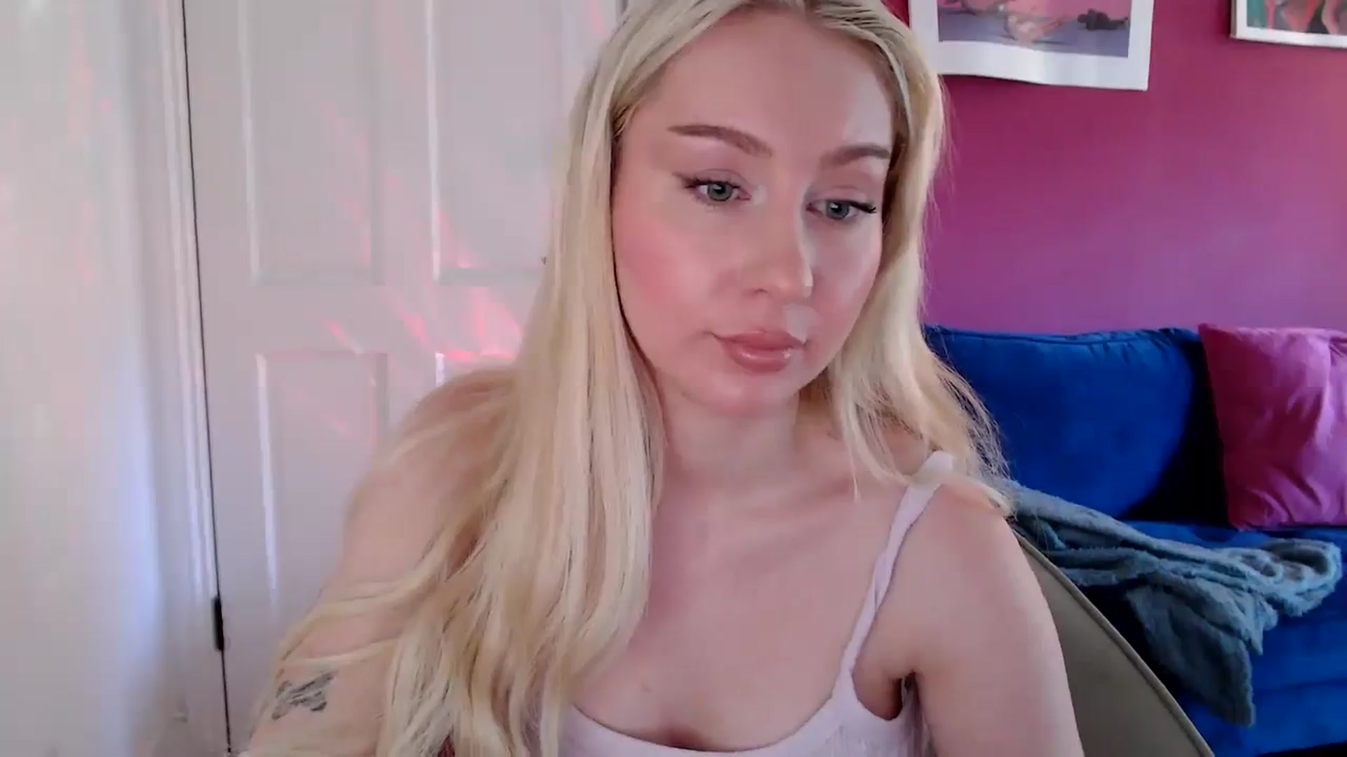 Gallery image thumbnail from PetiteAvax's myfreecams stream on, 08/10/2024, 10:28 image 7 of 20