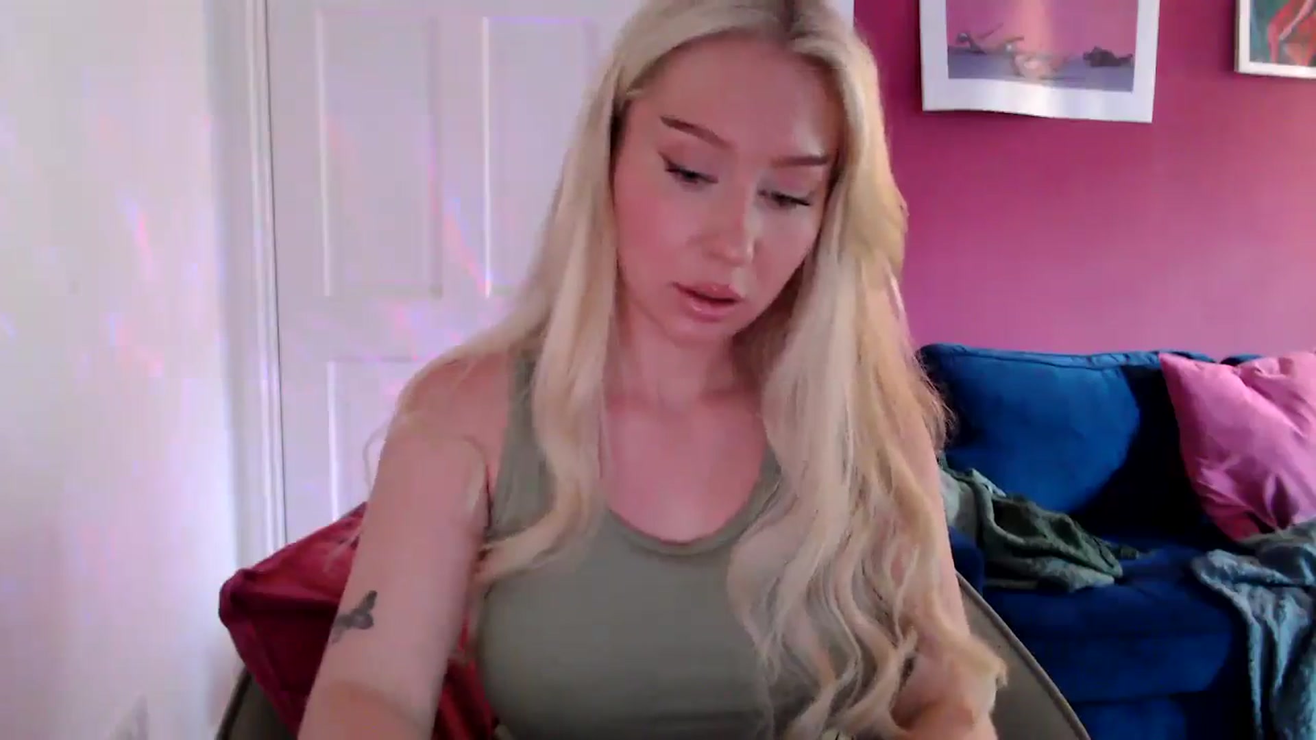 Gallery image thumbnail from PetiteAvax's myfreecams stream on, 08/12/2024, 18:45 image 2 of 20