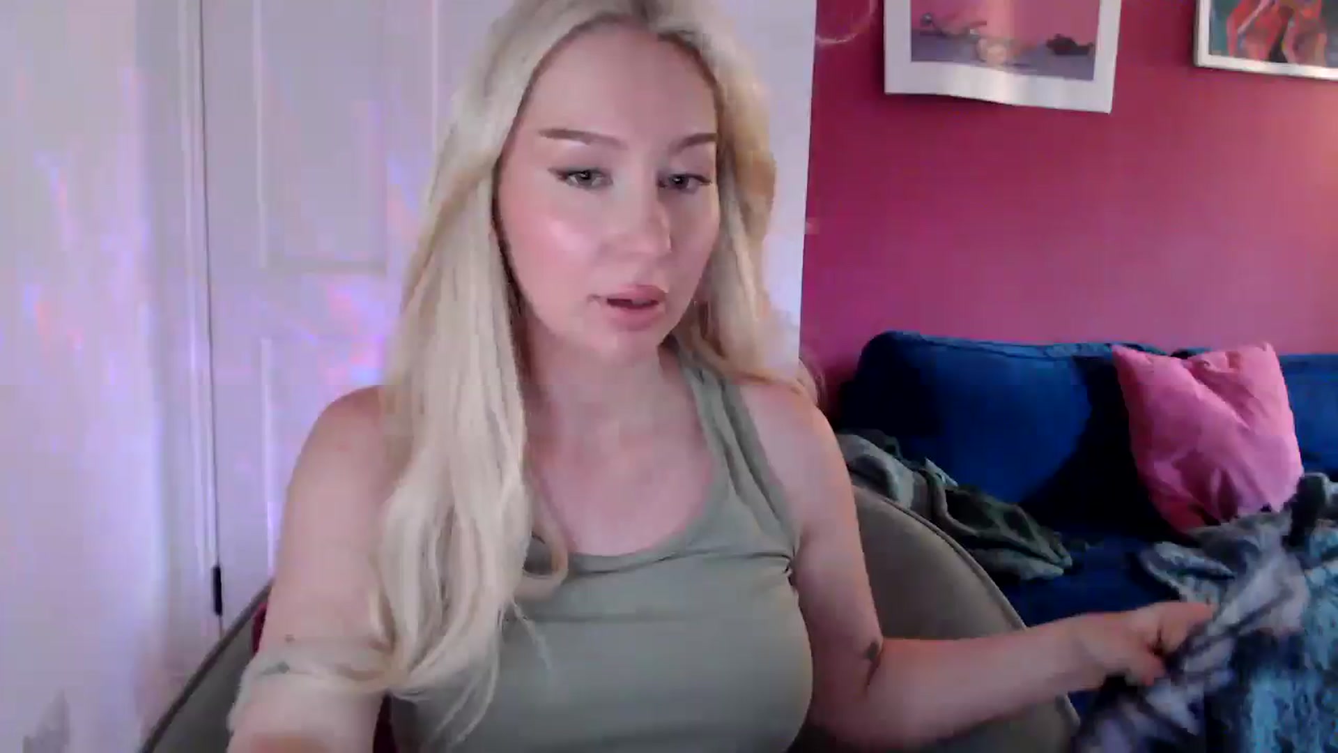 Gallery image thumbnail from PetiteAvax's myfreecams stream on, 08/12/2024, 18:45 image 20 of 20