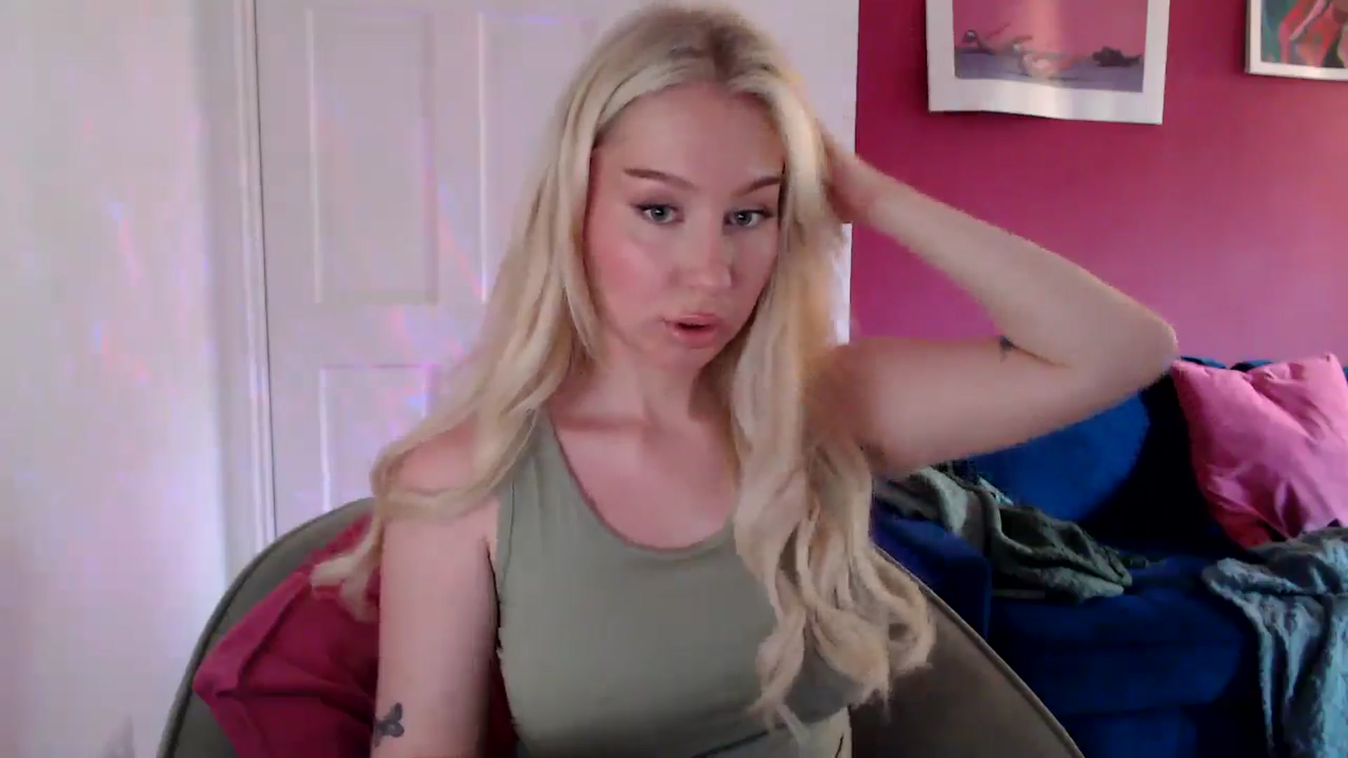 Gallery image thumbnail from PetiteAvax's myfreecams stream on, 08/12/2024, 18:45 image 3 of 20