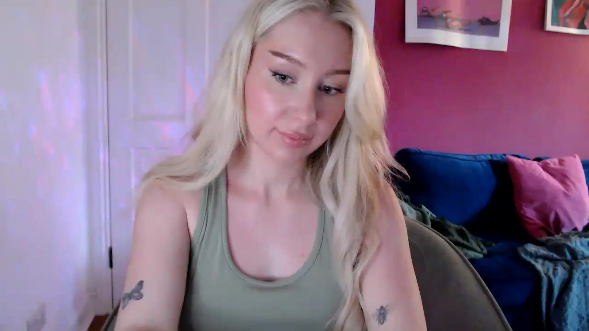 Gallery image thumbnail from PetiteAvax's myfreecams stream on, 08/12/2024, 18:45 image 14 of 20