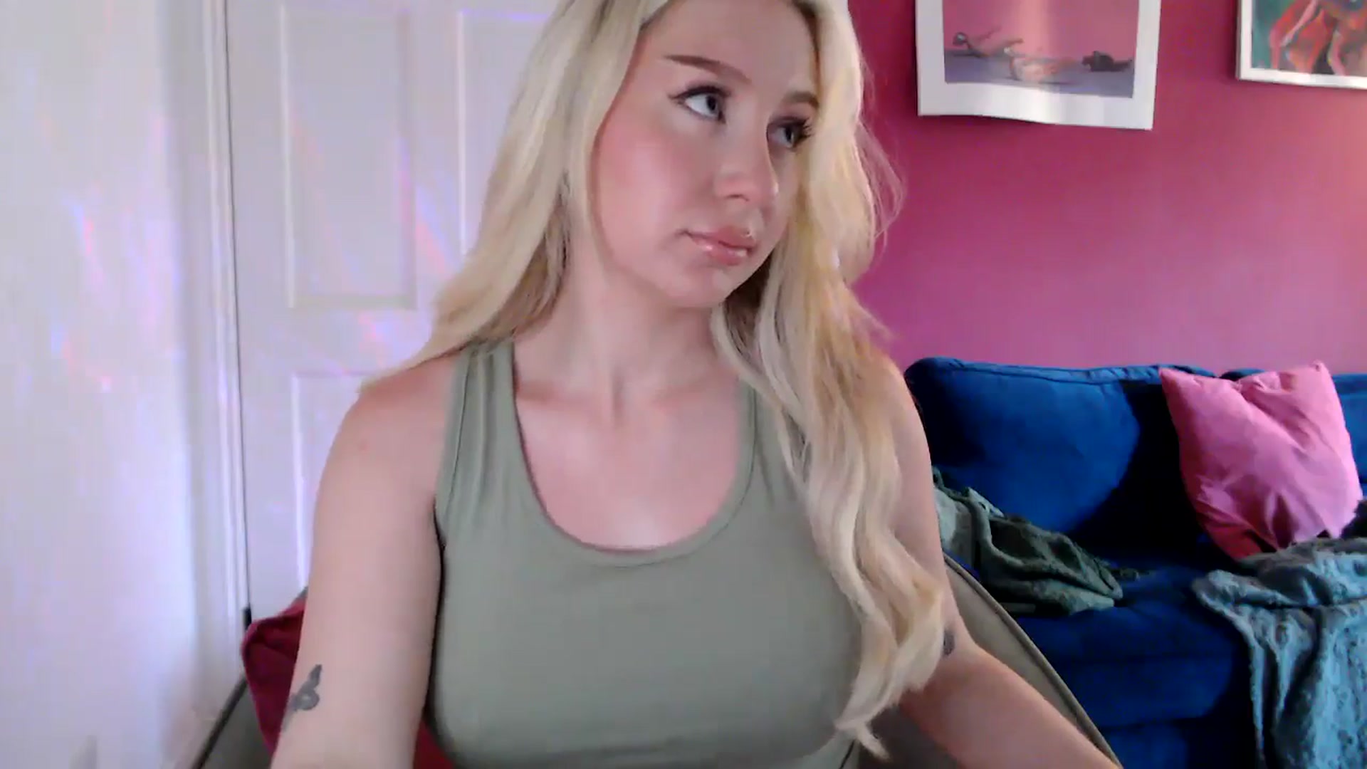 Gallery image thumbnail from PetiteAvax's myfreecams stream on, 08/12/2024, 18:45 image 5 of 20