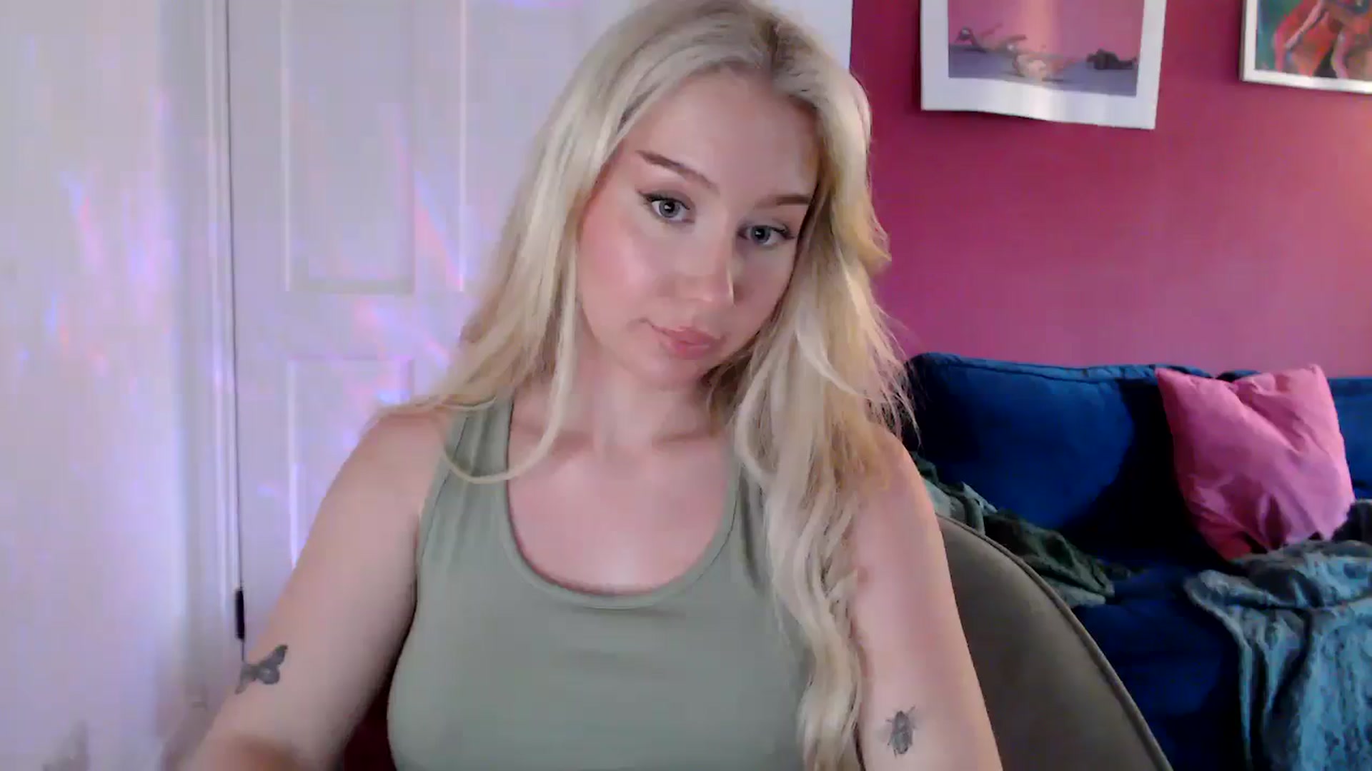 Gallery image thumbnail from PetiteAvax's myfreecams stream on, 08/12/2024, 18:45 image 15 of 20