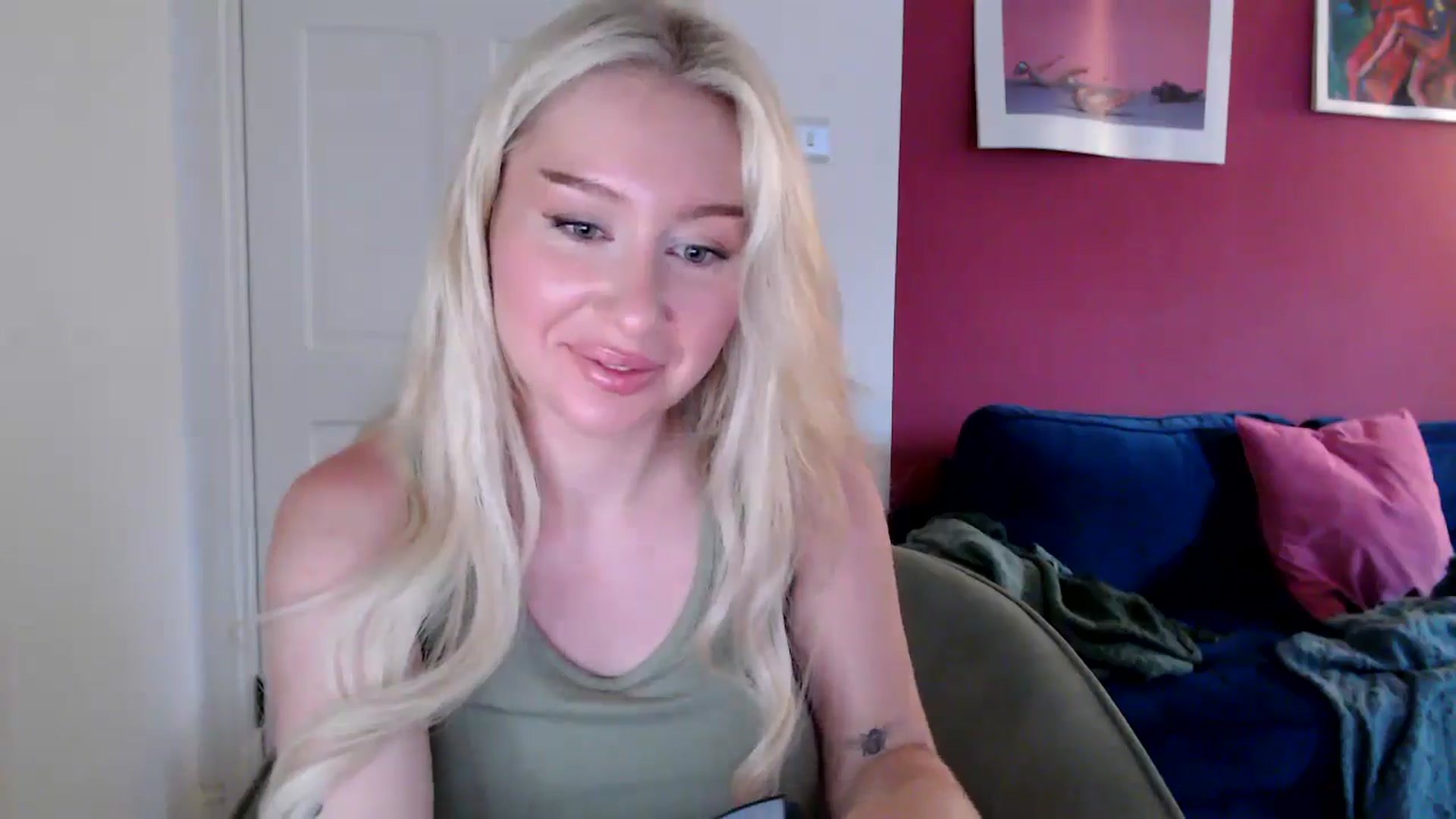 Gallery image thumbnail from PetiteAvax's myfreecams stream on, 08/12/2024, 18:57 image 15 of 20