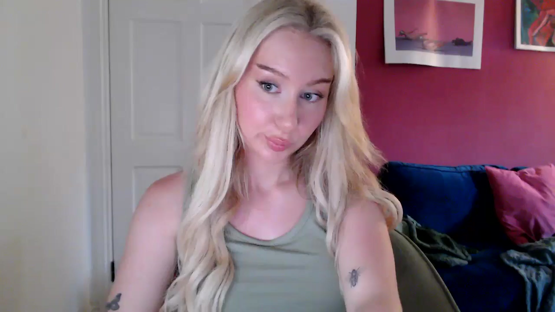 Gallery image thumbnail from PetiteAvax's myfreecams stream on, 08/12/2024, 18:57 image 11 of 20
