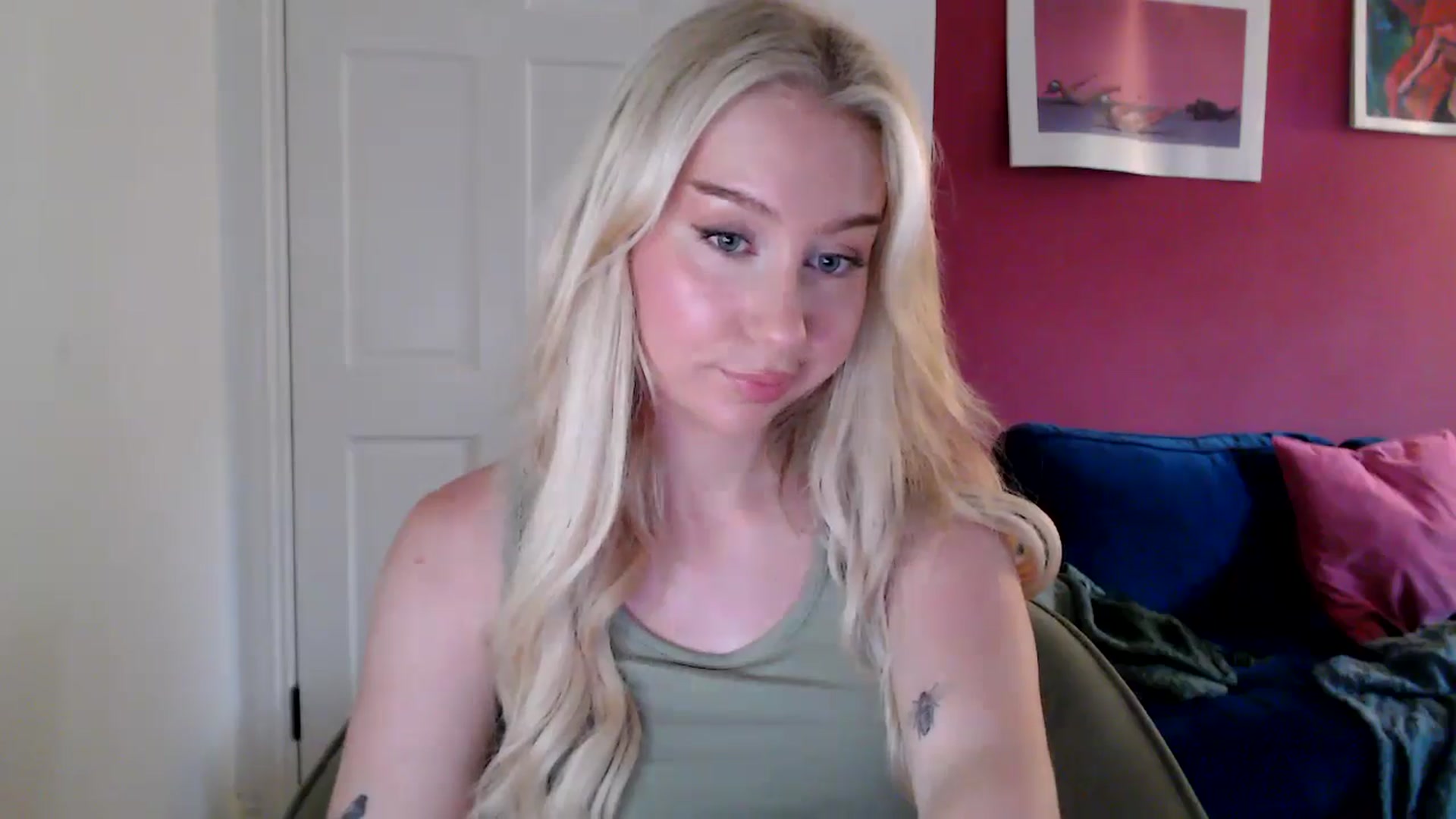 Gallery image thumbnail from PetiteAvax's myfreecams stream on, 08/12/2024, 18:57 image 12 of 20