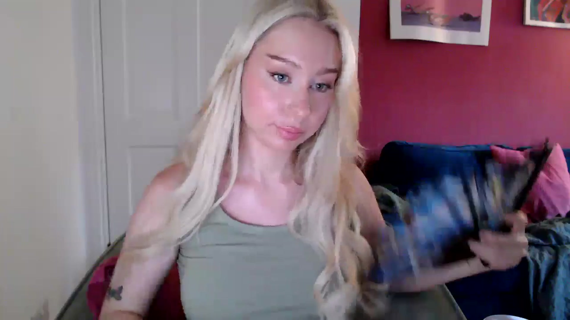 Gallery image thumbnail from PetiteAvax's myfreecams stream on, 08/12/2024, 18:57 image 17 of 20