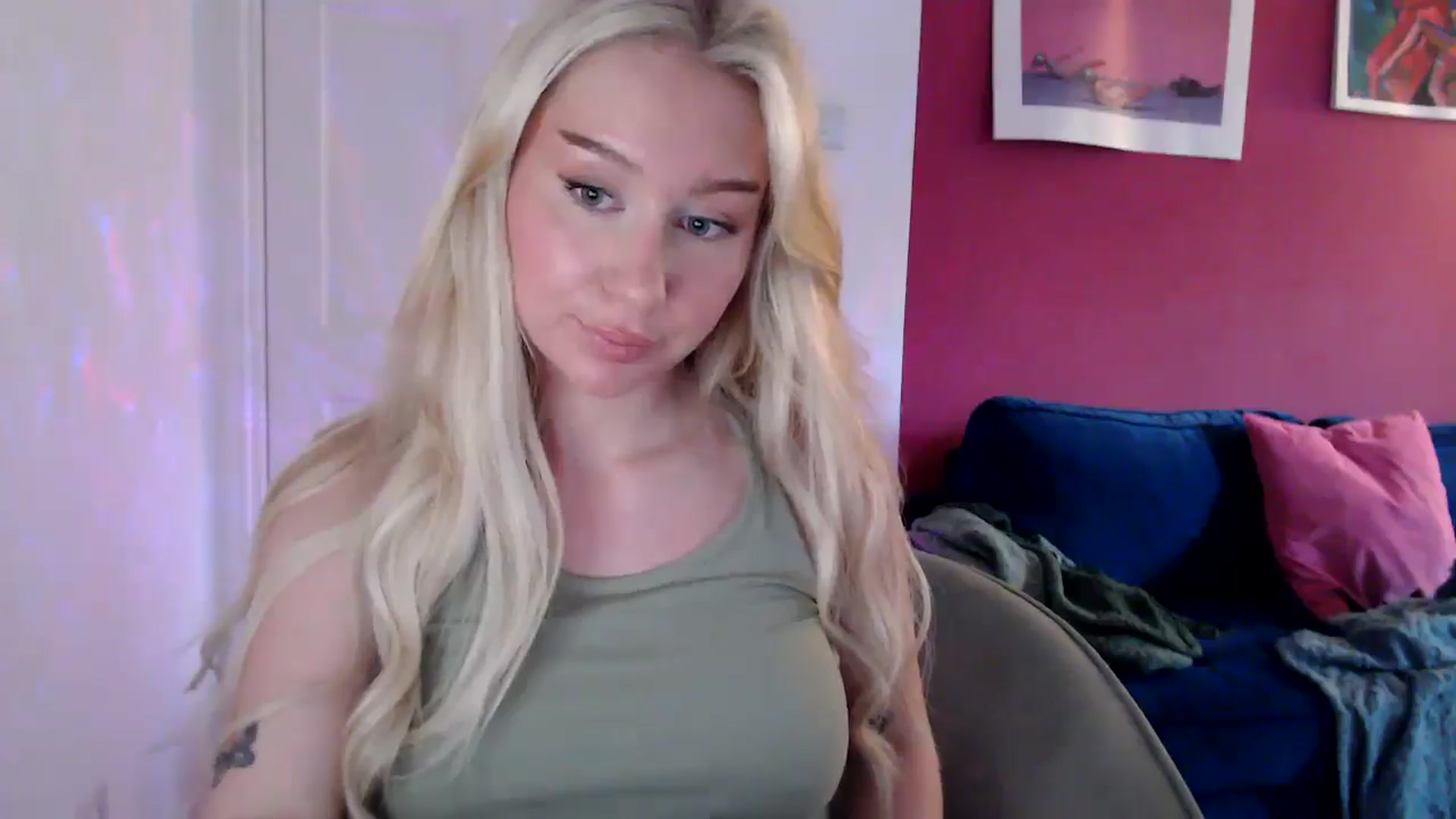 Gallery image thumbnail from PetiteAvax's myfreecams stream on, 08/12/2024, 18:57 image 4 of 20