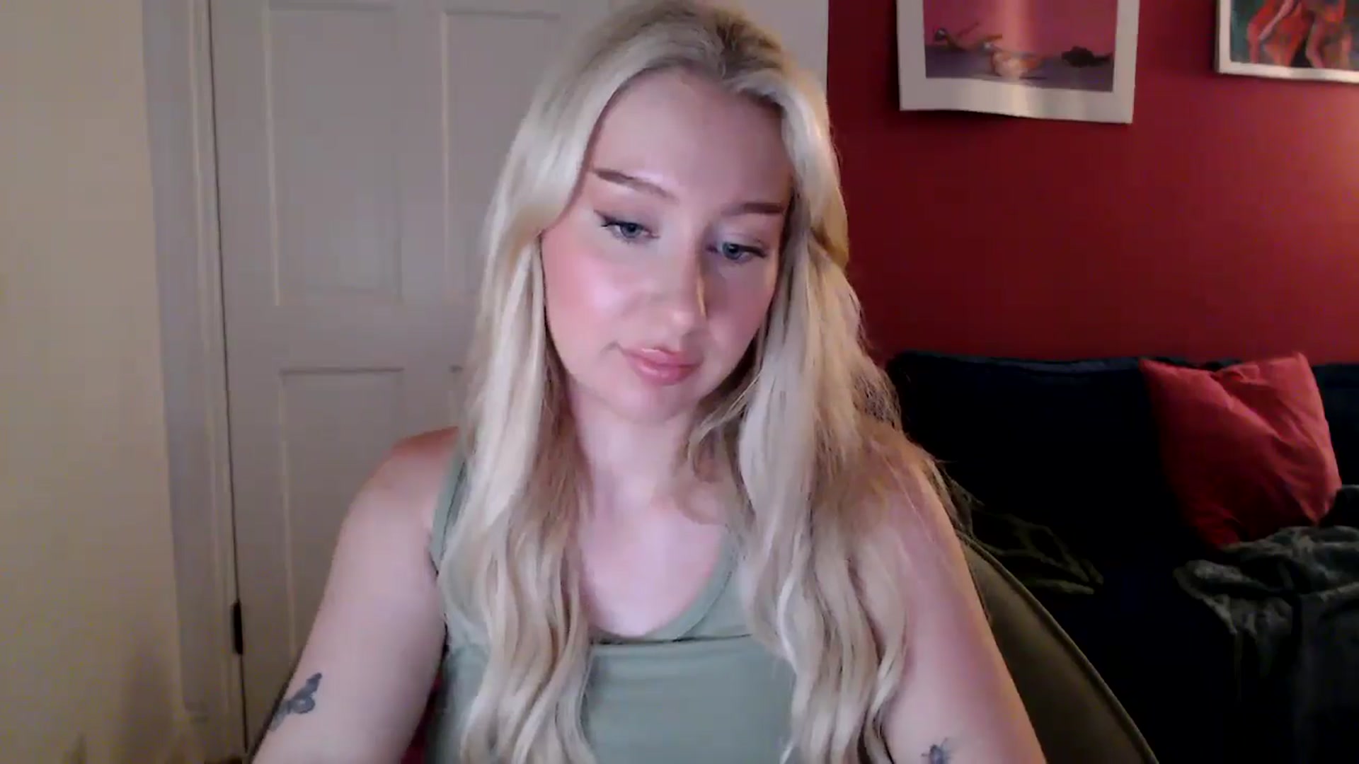 Gallery image thumbnail from PetiteAvax's myfreecams stream on, 08/12/2024, 19:55 image 19 of 20