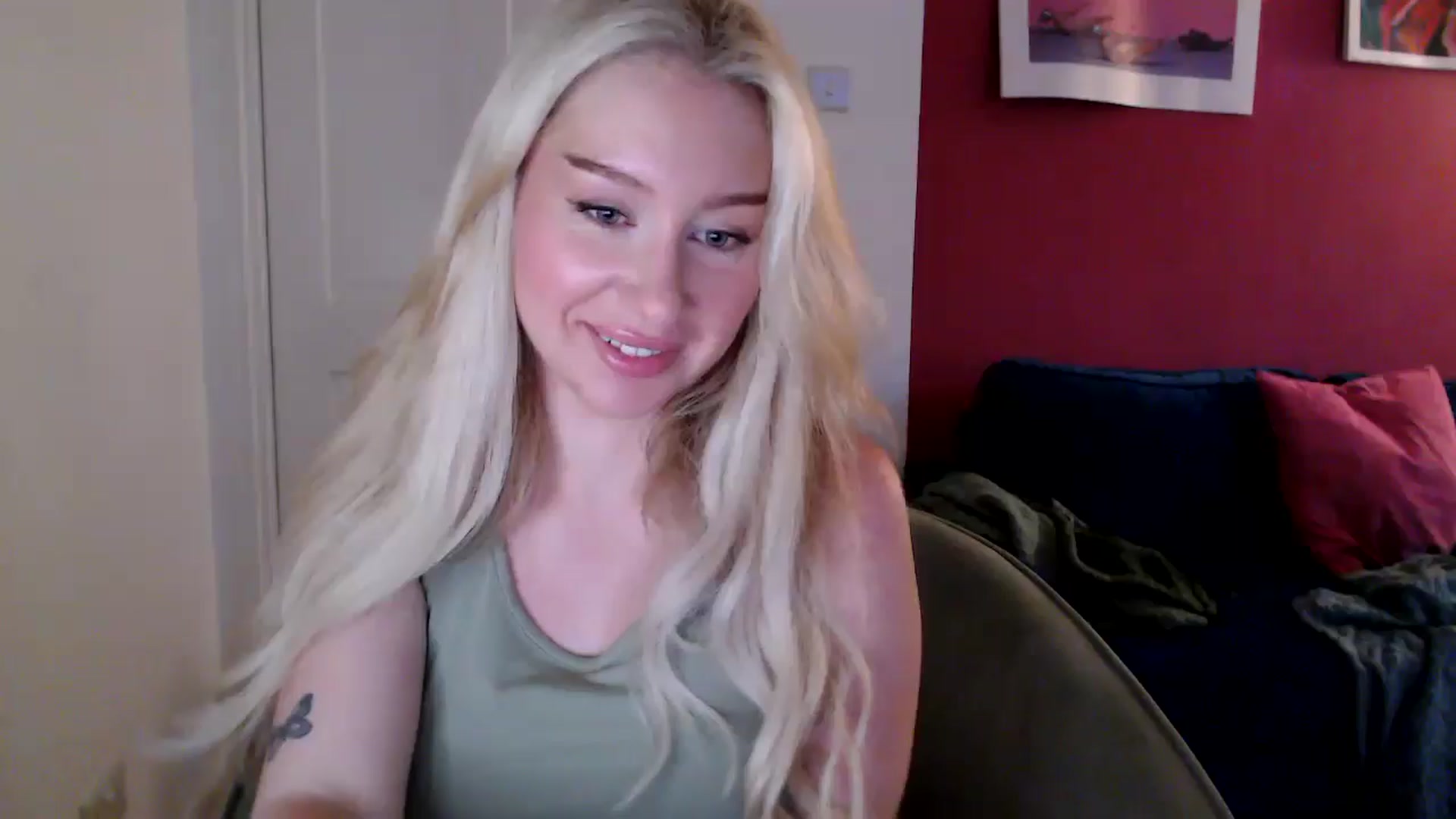 Gallery image thumbnail from PetiteAvax's myfreecams stream on, 08/12/2024, 19:55 image 8 of 20