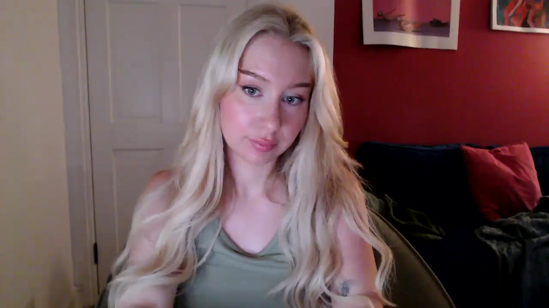 Gallery image thumbnail from PetiteAvax's myfreecams stream on, 08/12/2024, 19:55 image 15 of 20