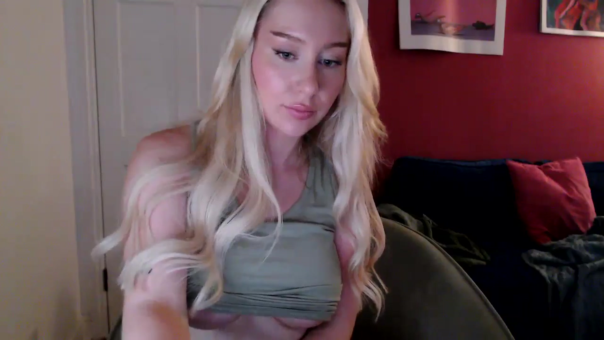 Gallery image thumbnail from PetiteAvax's myfreecams stream on, 08/12/2024, 19:55 image 16 of 20