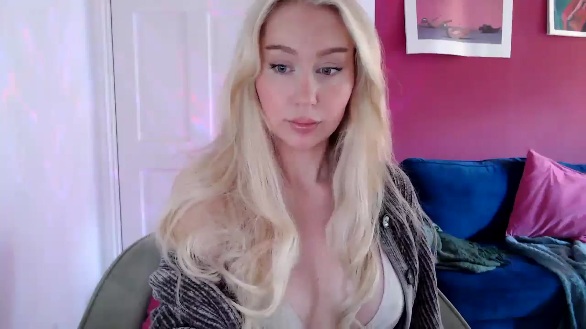 Gallery image thumbnail from PetiteAvax's myfreecams stream on, 08/13/2024, 10:41 image 10 of 20