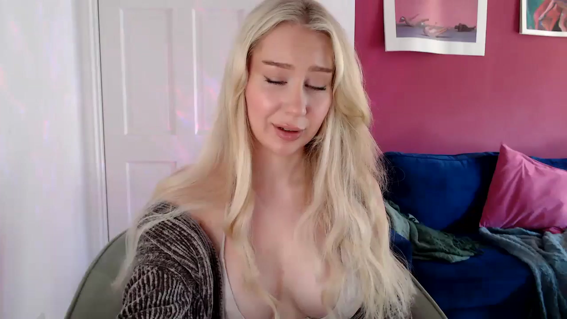 Gallery image thumbnail from PetiteAvax's myfreecams stream on, 08/13/2024, 10:58 image 17 of 20