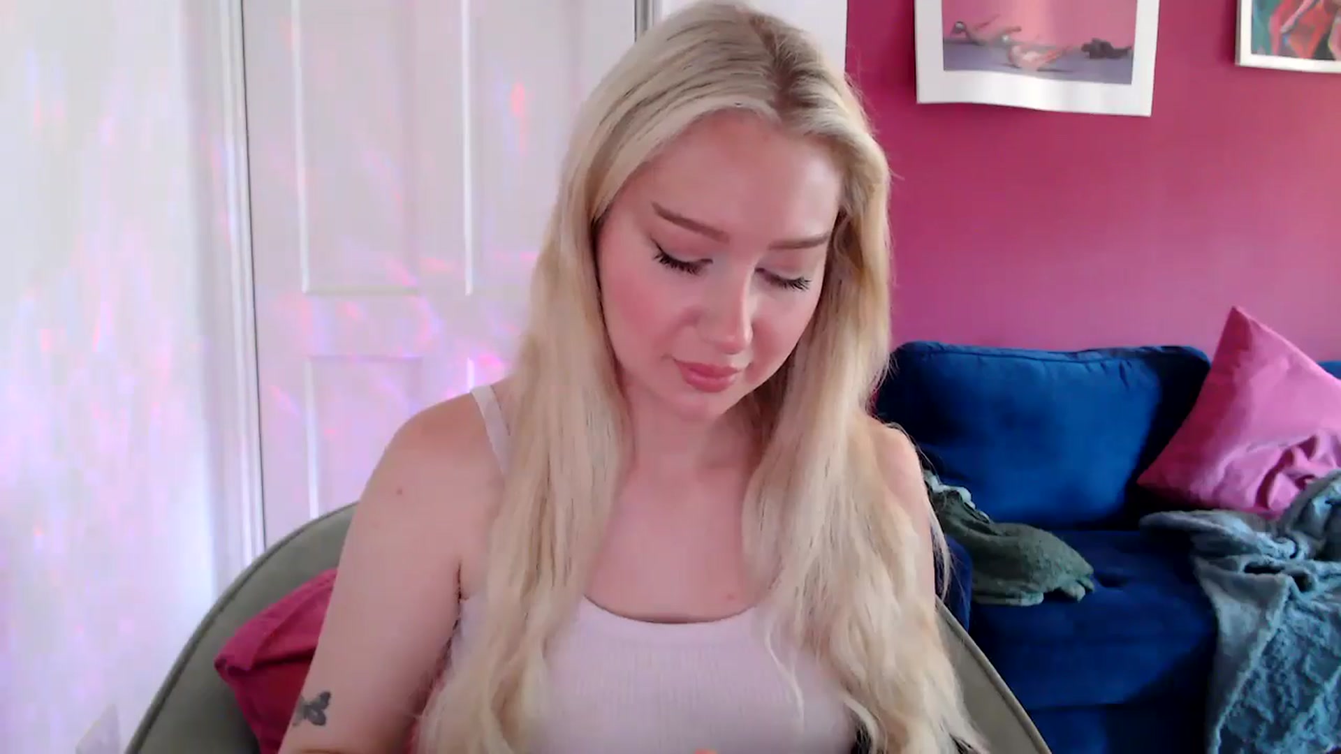 Gallery image thumbnail from PetiteAvax's myfreecams stream on, 08/14/2024, 09:41 image 2 of 20