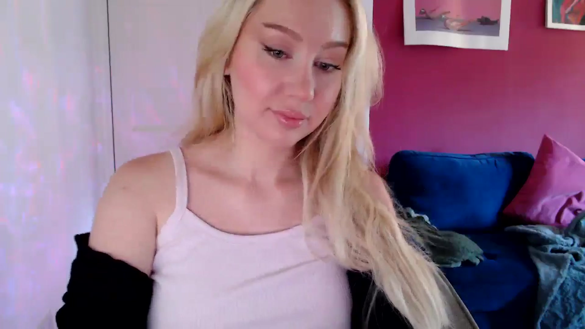 Gallery image thumbnail from PetiteAvax's myfreecams stream on, 08/14/2024, 09:41 image 18 of 20