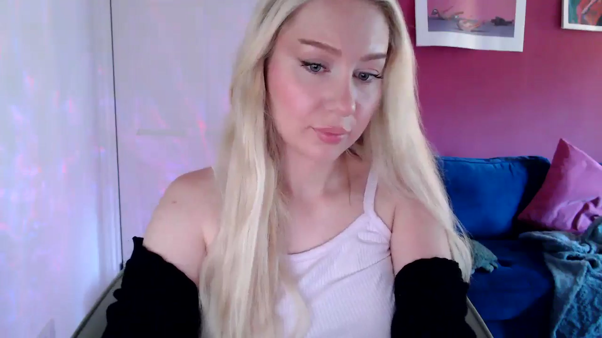 Gallery image thumbnail from PetiteAvax's myfreecams stream on, 08/14/2024, 09:41 image 20 of 20