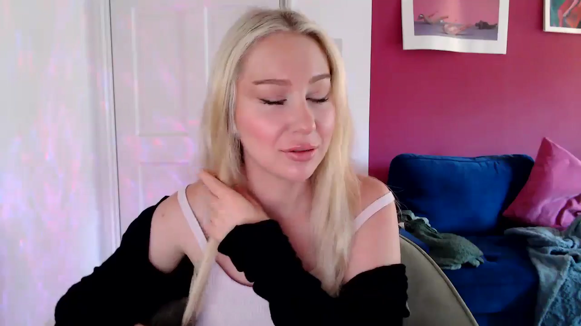 Gallery image thumbnail from PetiteAvax's myfreecams stream on, 08/14/2024, 09:41 image 11 of 20