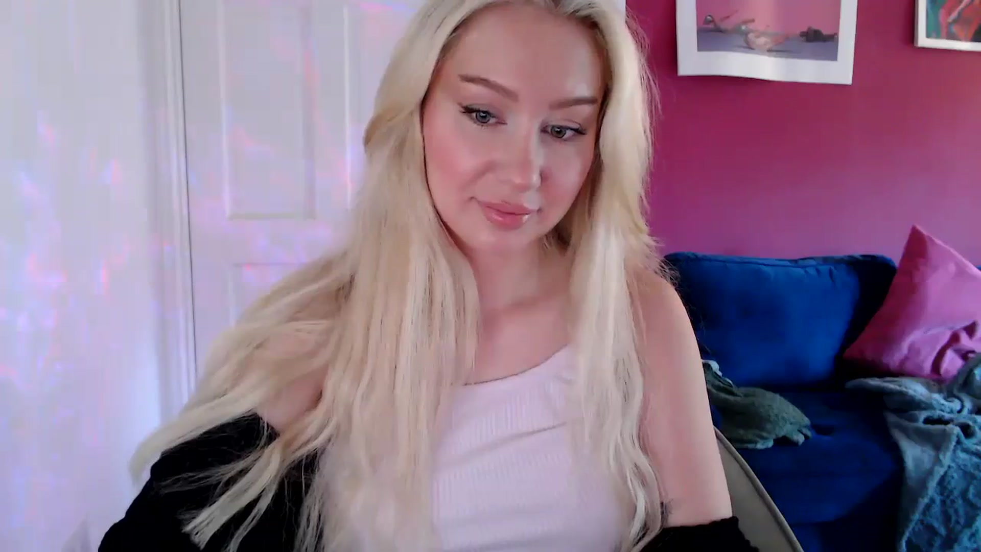 Gallery image thumbnail from PetiteAvax's myfreecams stream on, 08/14/2024, 09:41 image 17 of 20