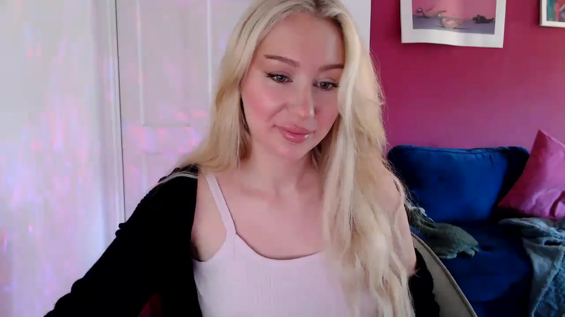 Gallery image thumbnail from PetiteAvax's myfreecams stream on, 08/14/2024, 09:41 image 14 of 20