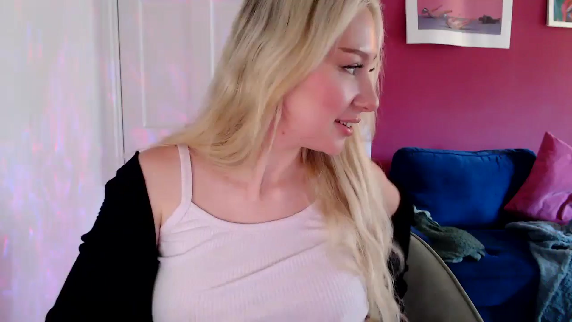 Gallery image thumbnail from PetiteAvax's myfreecams stream on, 08/14/2024, 09:41 image 15 of 20
