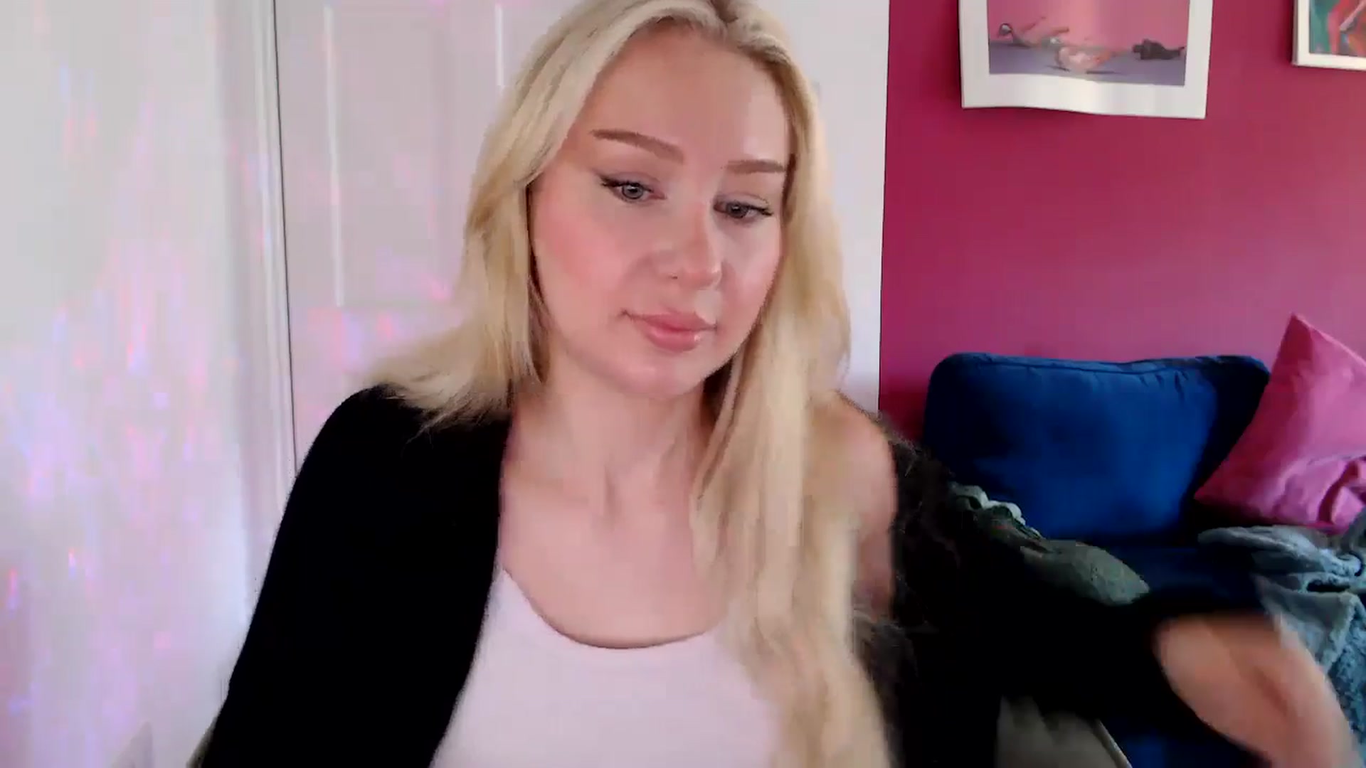 Gallery image thumbnail from PetiteAvax's myfreecams stream on, 08/14/2024, 09:41 image 5 of 20