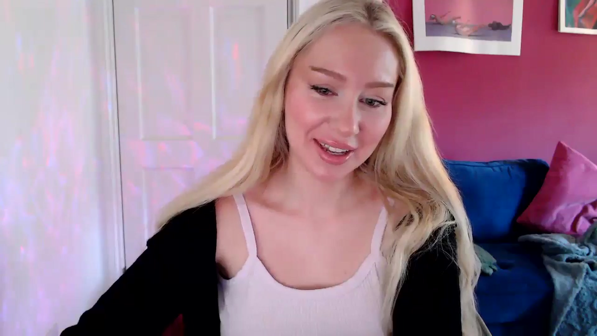 Gallery image thumbnail from PetiteAvax's myfreecams stream on, 08/14/2024, 09:41 image 12 of 20