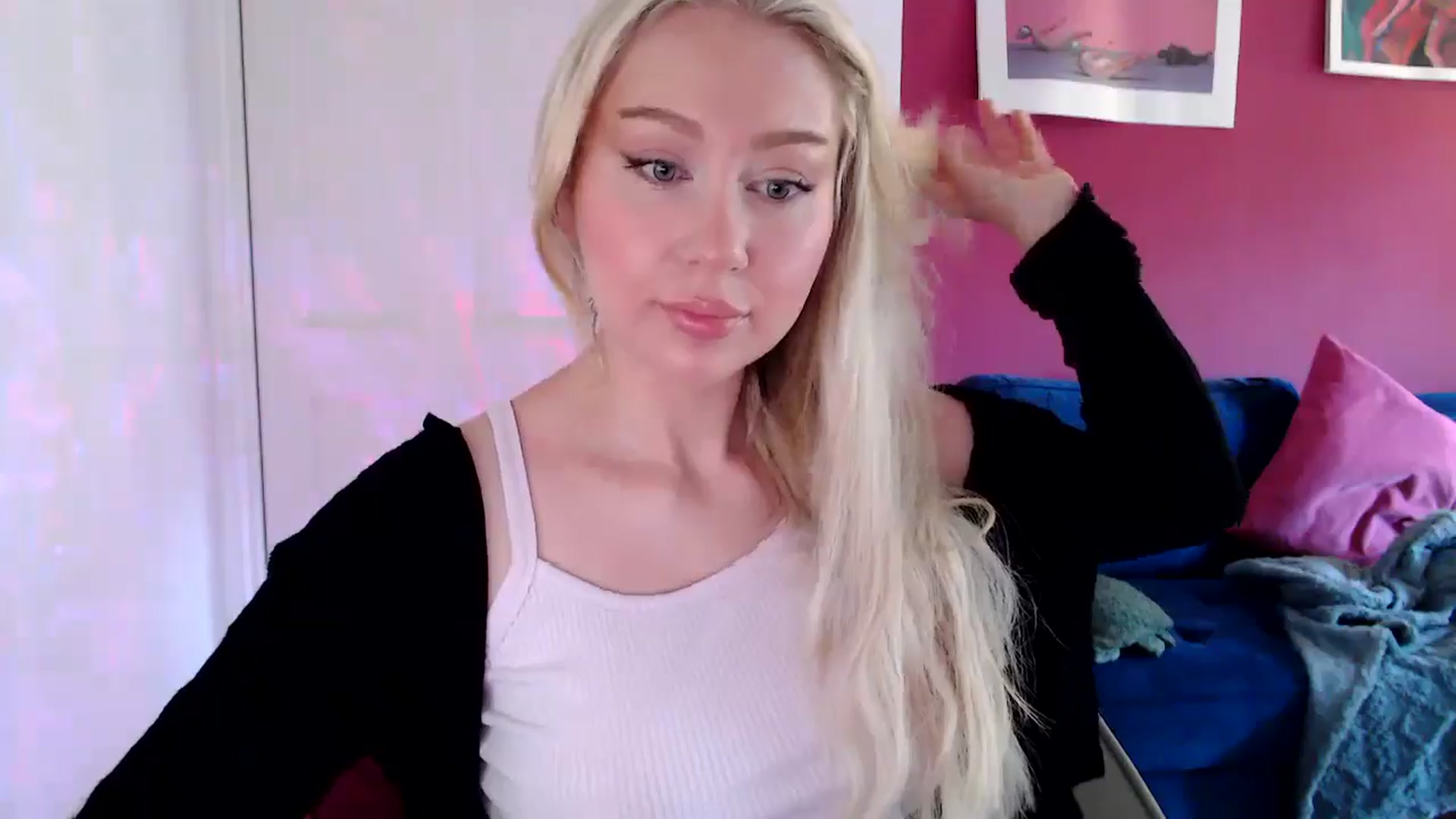 Gallery image thumbnail from PetiteAvax's myfreecams stream on, 08/14/2024, 10:07 image 6 of 20