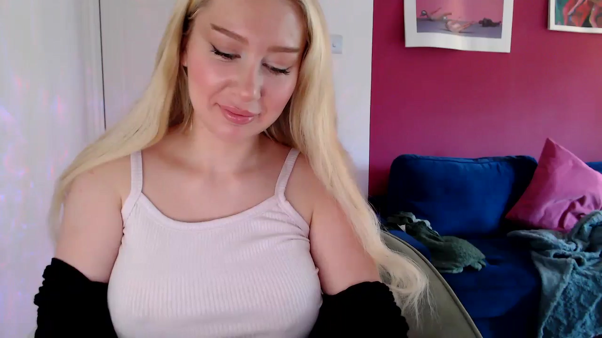 Gallery image thumbnail from PetiteAvax's myfreecams stream on, 08/14/2024, 10:07 image 16 of 20