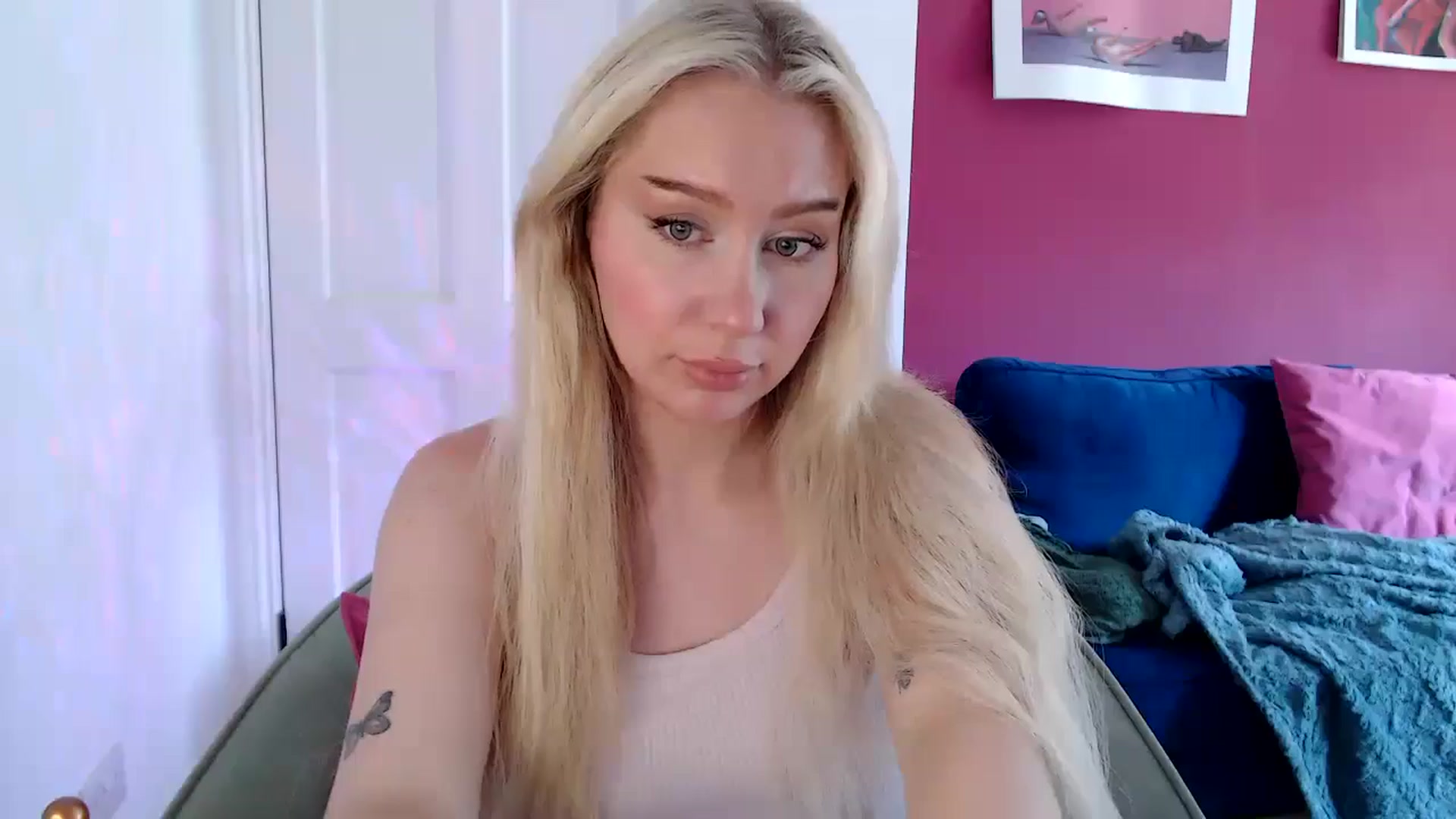 Gallery image thumbnail from PetiteAvax's myfreecams stream on, 08/14/2024, 14:29 image 14 of 20