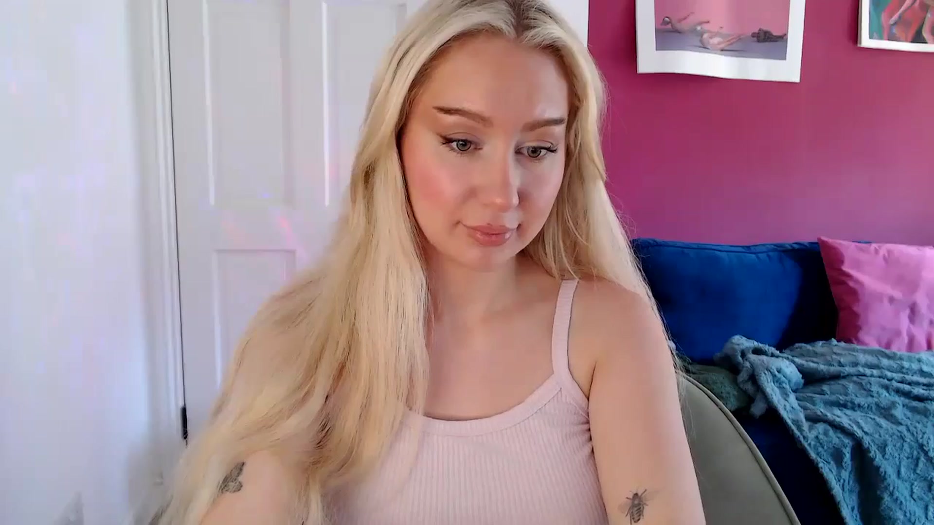 Gallery image thumbnail from PetiteAvax's myfreecams stream on, 08/14/2024, 14:29 image 11 of 20