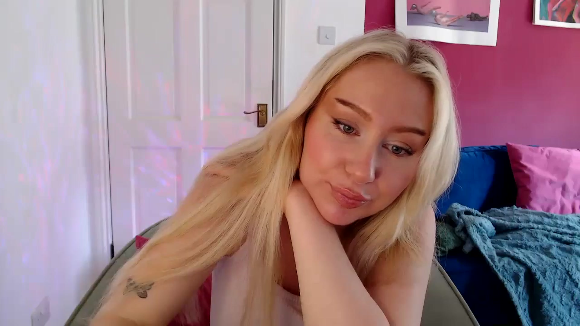 Gallery image thumbnail from PetiteAvax's myfreecams stream on, 08/14/2024, 14:29 image 16 of 20