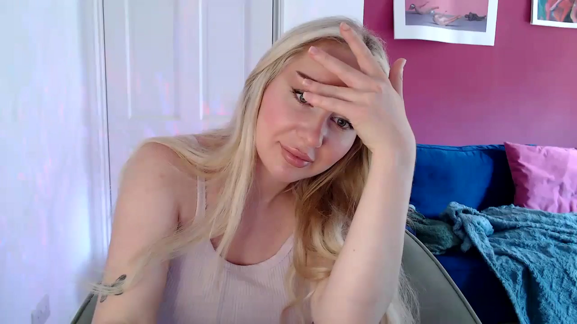Gallery image thumbnail from PetiteAvax's myfreecams stream on, 08/14/2024, 14:29 image 18 of 20