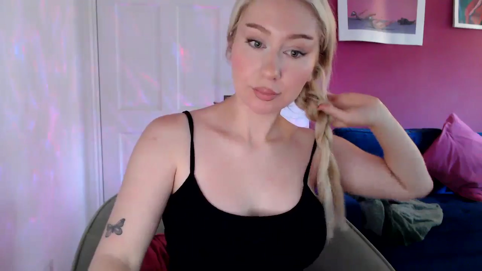 Gallery image thumbnail from PetiteAvax's myfreecams stream on, 08/15/2024, 09:57 image 17 of 20
