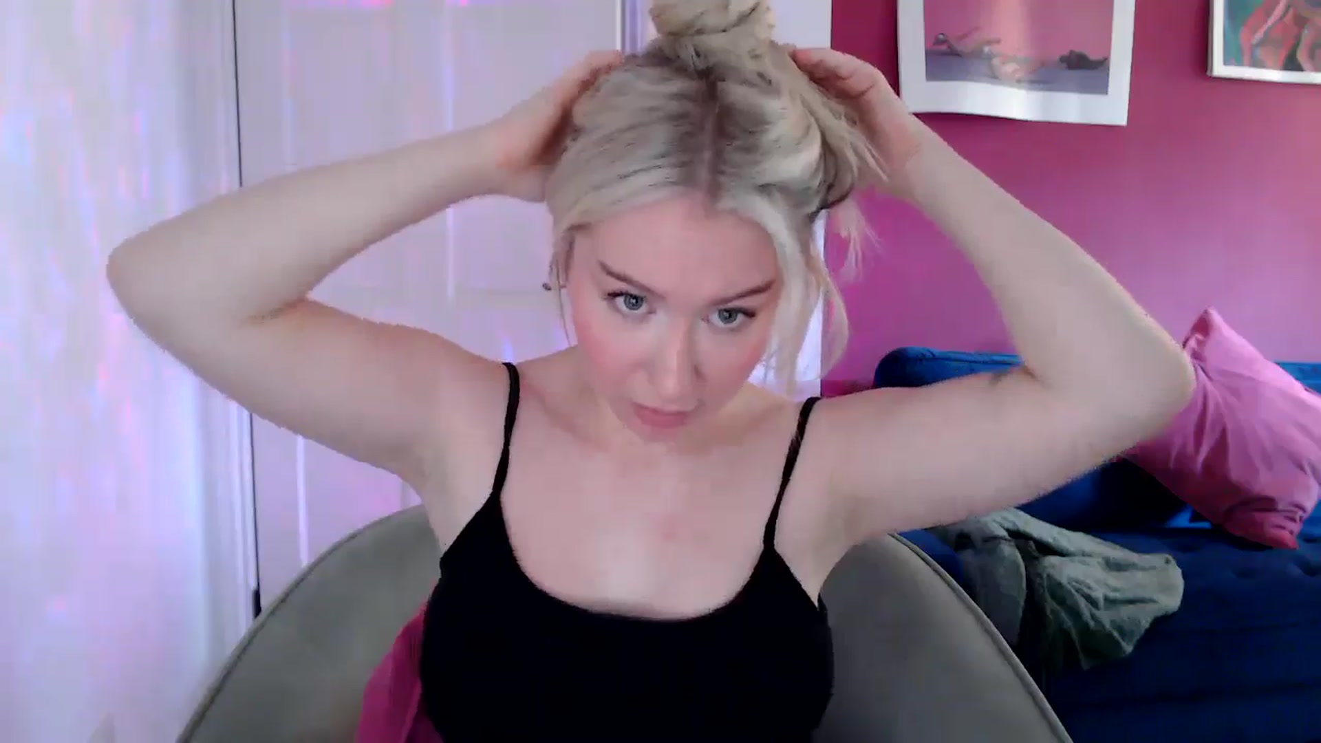 Gallery image thumbnail from PetiteAvax's myfreecams stream on, 08/15/2024, 09:57 image 7 of 20