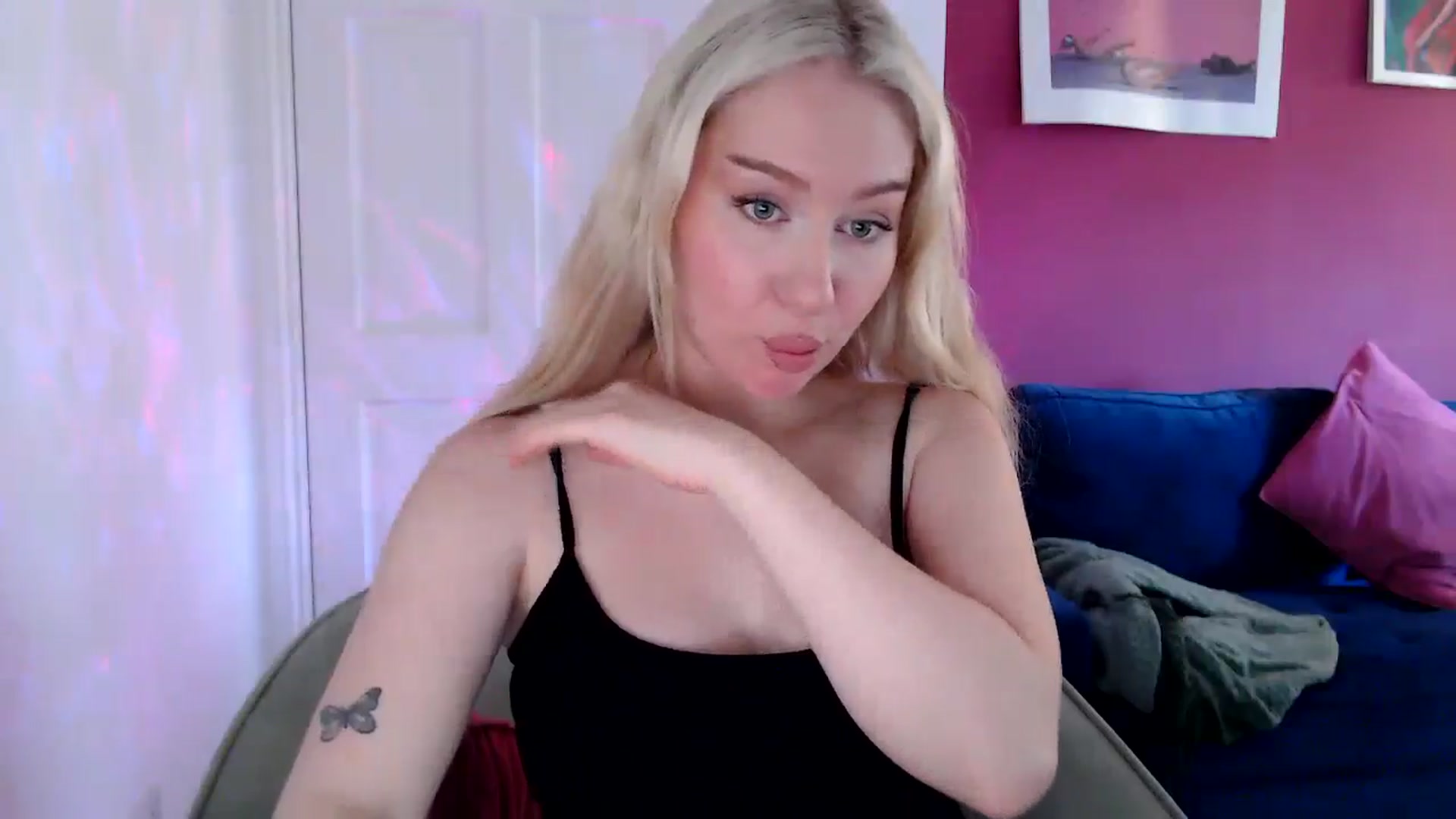 Gallery image thumbnail from PetiteAvax's myfreecams stream on, 08/15/2024, 09:57 image 14 of 20