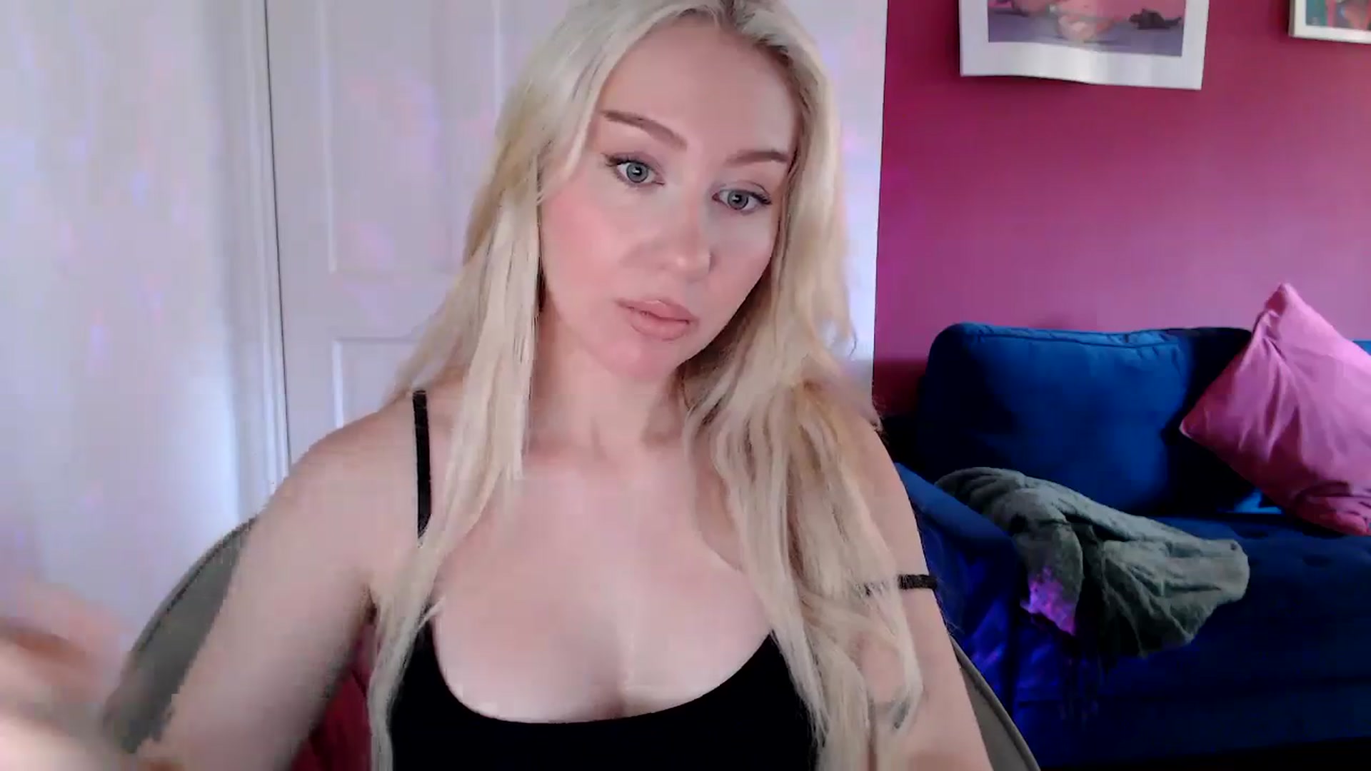 Gallery image thumbnail from PetiteAvax's myfreecams stream on, 08/15/2024, 10:11 image 13 of 20
