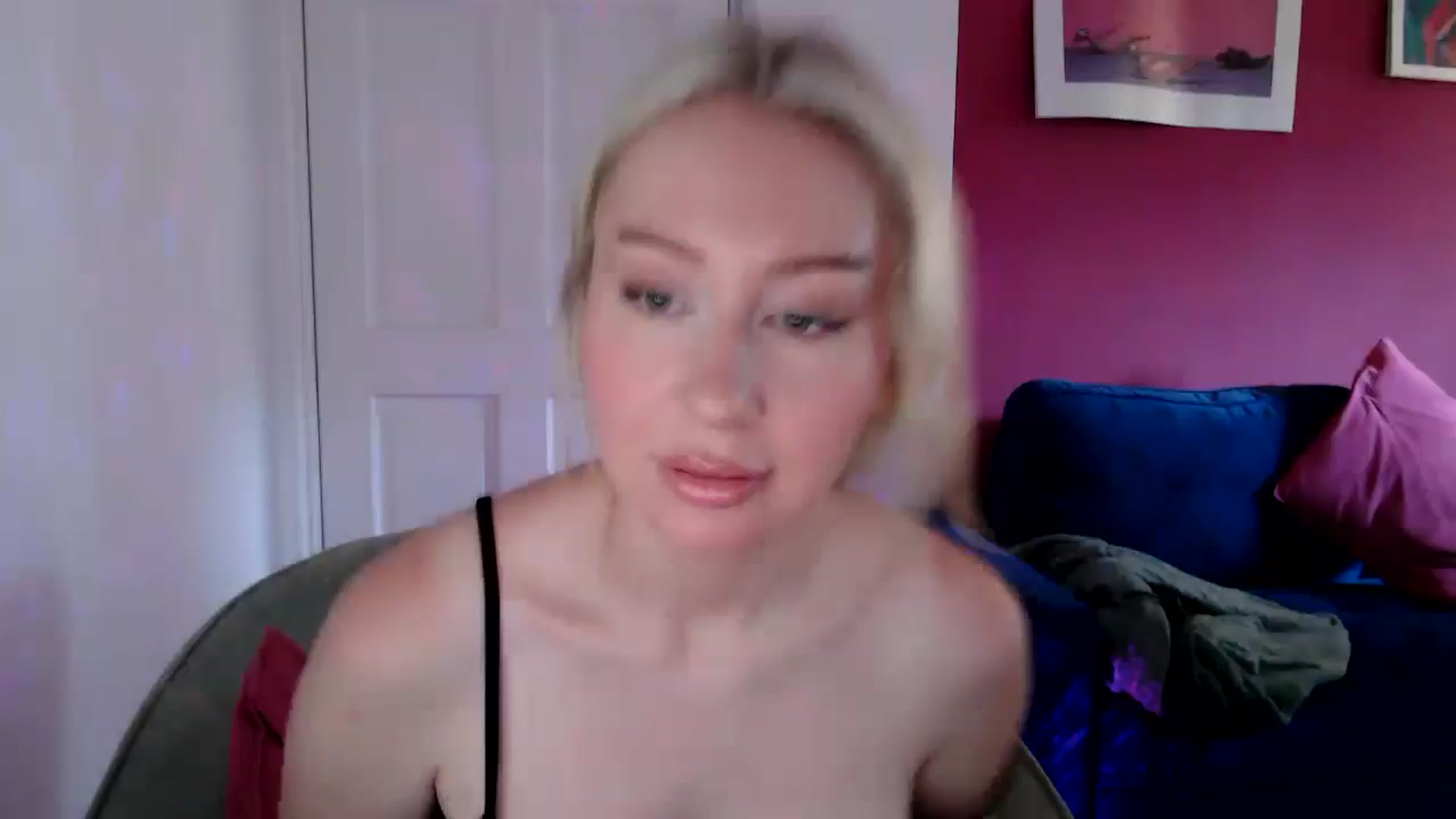 Gallery image thumbnail from PetiteAvax's myfreecams stream on, 08/15/2024, 10:11 image 12 of 20