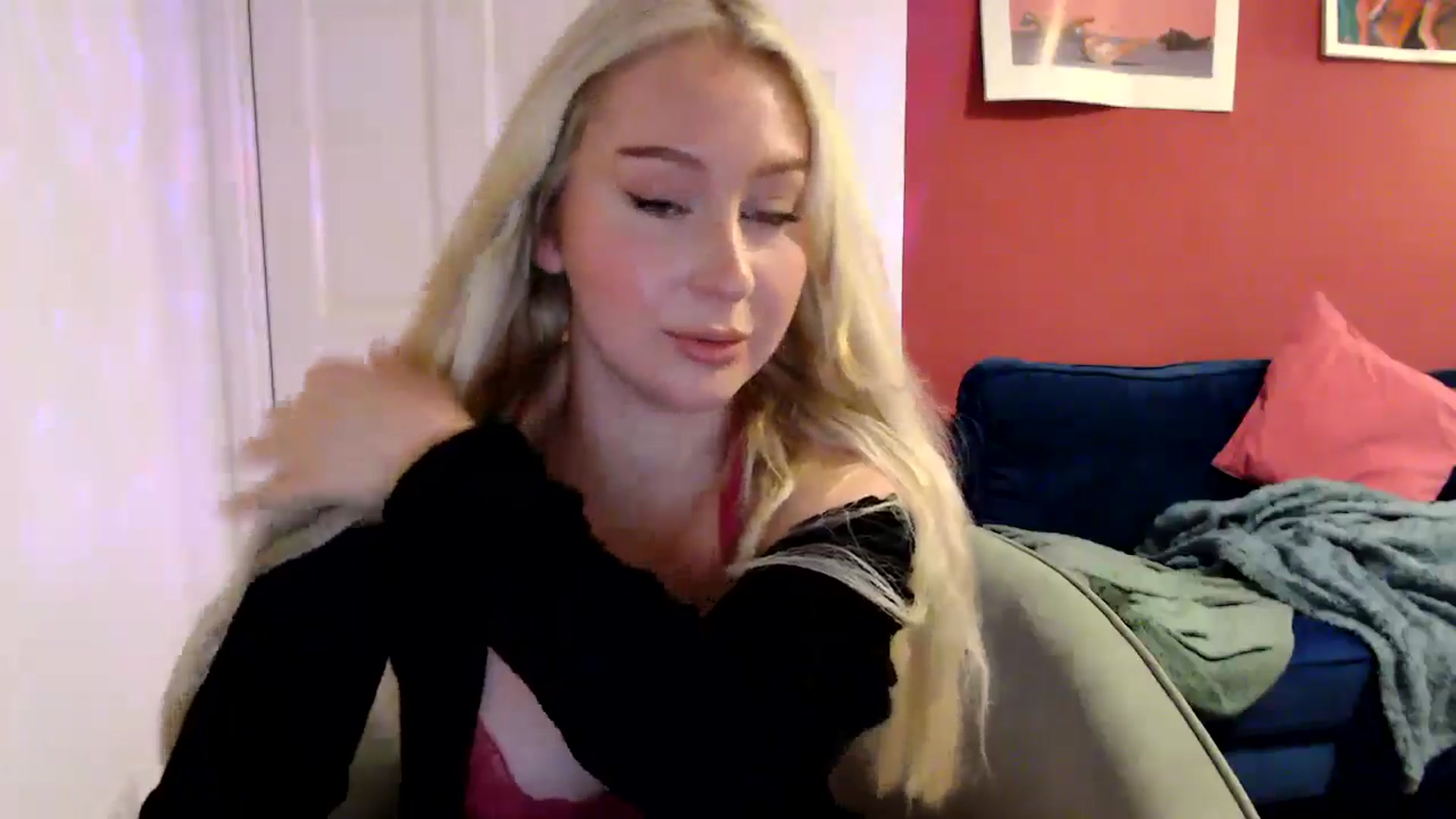 Gallery image thumbnail from PetiteAvax's myfreecams stream on, 08/15/2024, 20:08 image 8 of 20