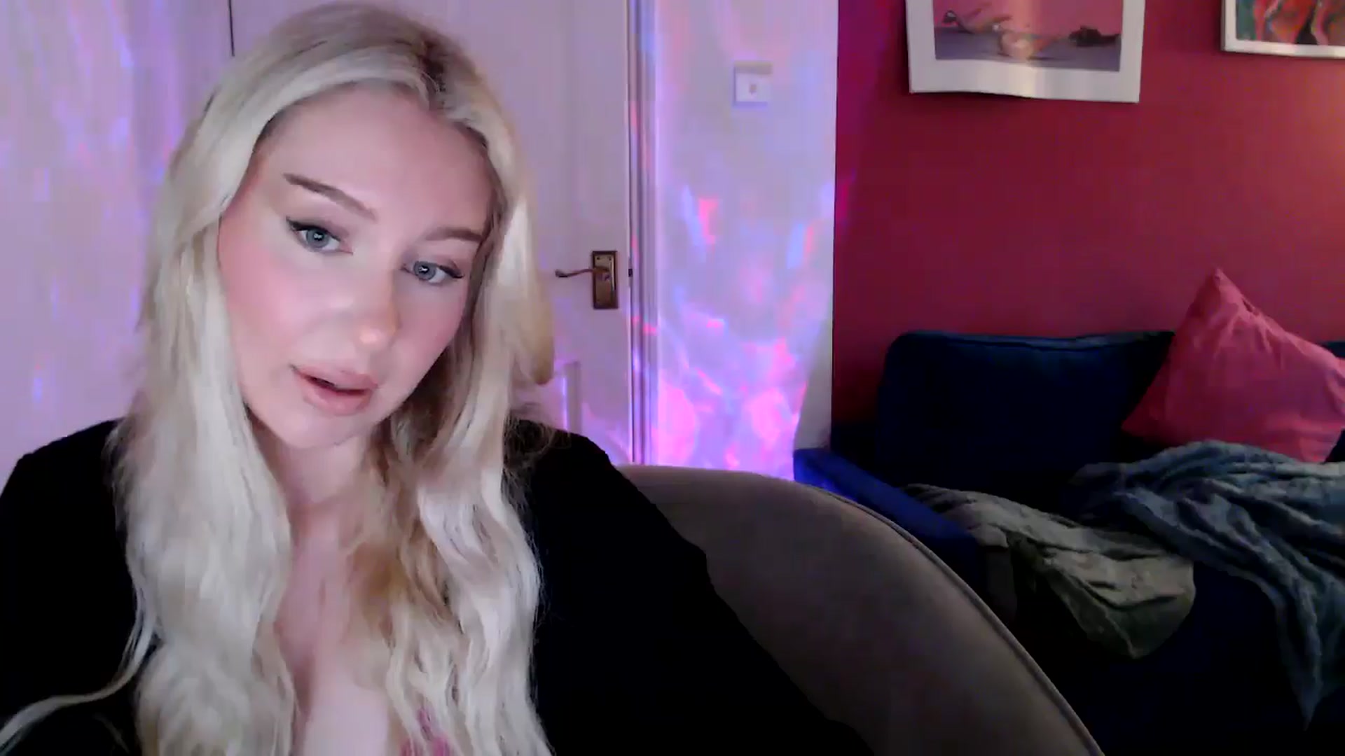 Gallery image thumbnail from PetiteAvax's myfreecams stream on, 08/15/2024, 20:08 image 2 of 20