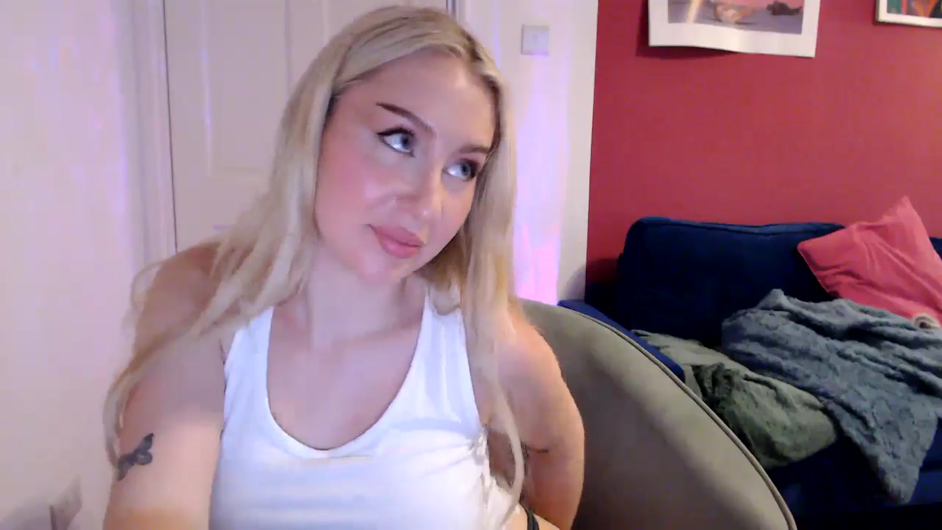 Gallery image thumbnail from PetiteAvax's myfreecams stream on, 08/16/2024, 20:01 image 13 of 20