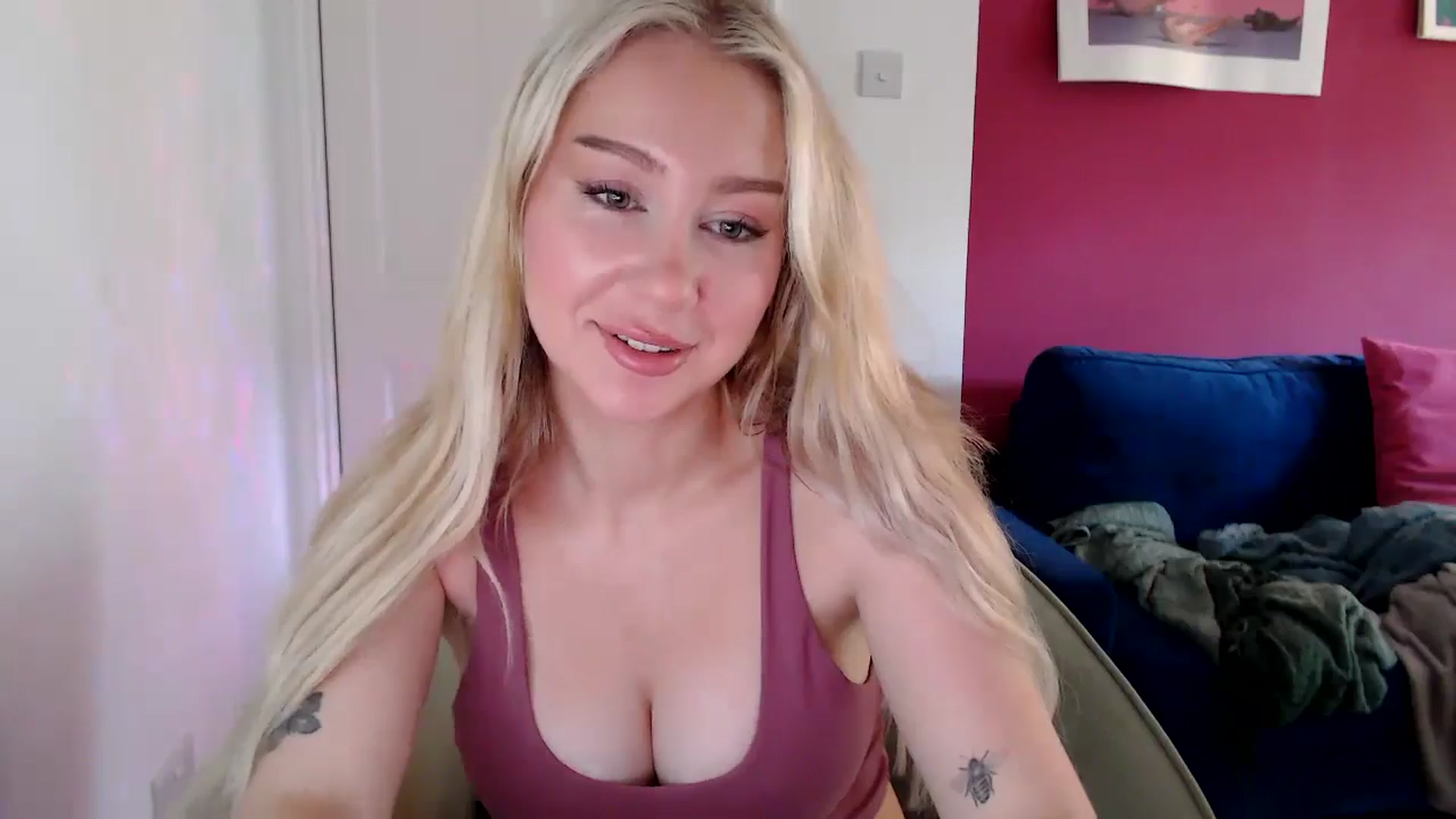 Gallery image thumbnail from PetiteAvax's myfreecams stream on, 08/18/2024, 10:51 image 8 of 20