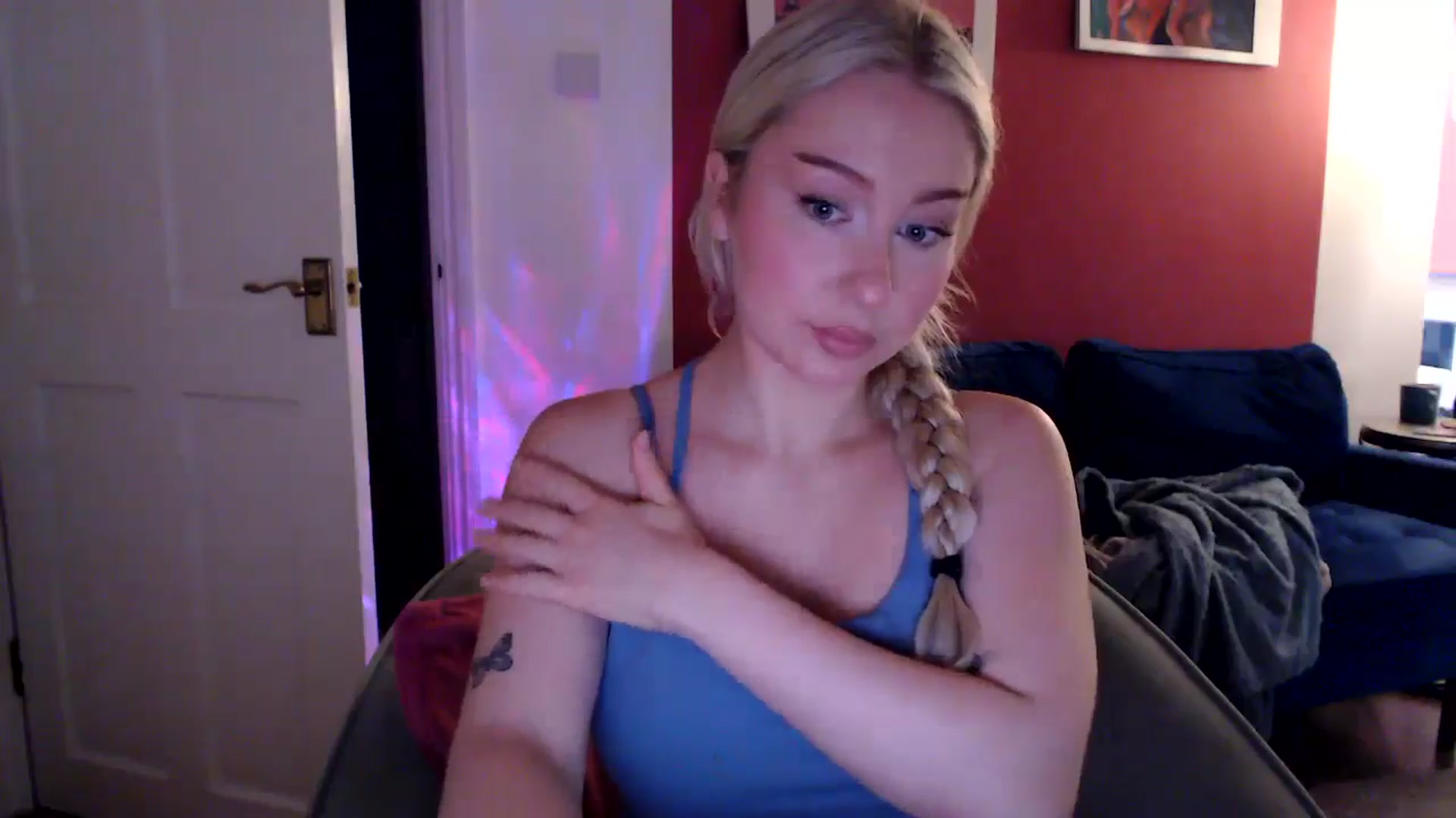 Gallery image thumbnail from PetiteAvax's myfreecams stream on, 08/18/2024, 19:38 image 12 of 20