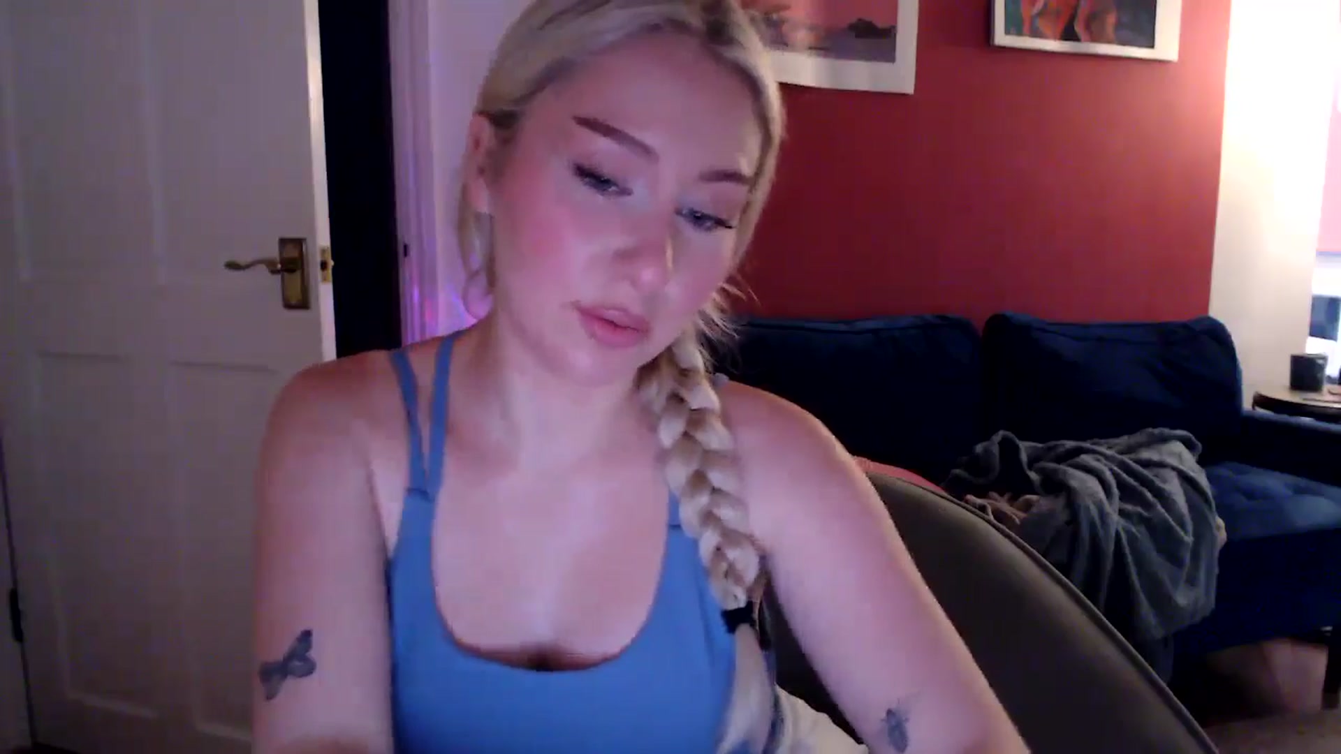 Gallery image thumbnail from PetiteAvax's myfreecams stream on, 08/18/2024, 19:38 image 13 of 20
