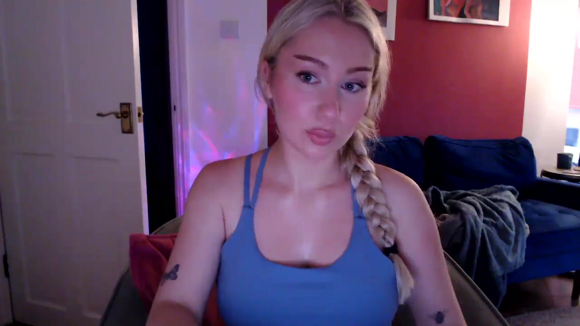 Gallery image thumbnail from PetiteAvax's myfreecams stream on, 08/18/2024, 19:38 image 5 of 20