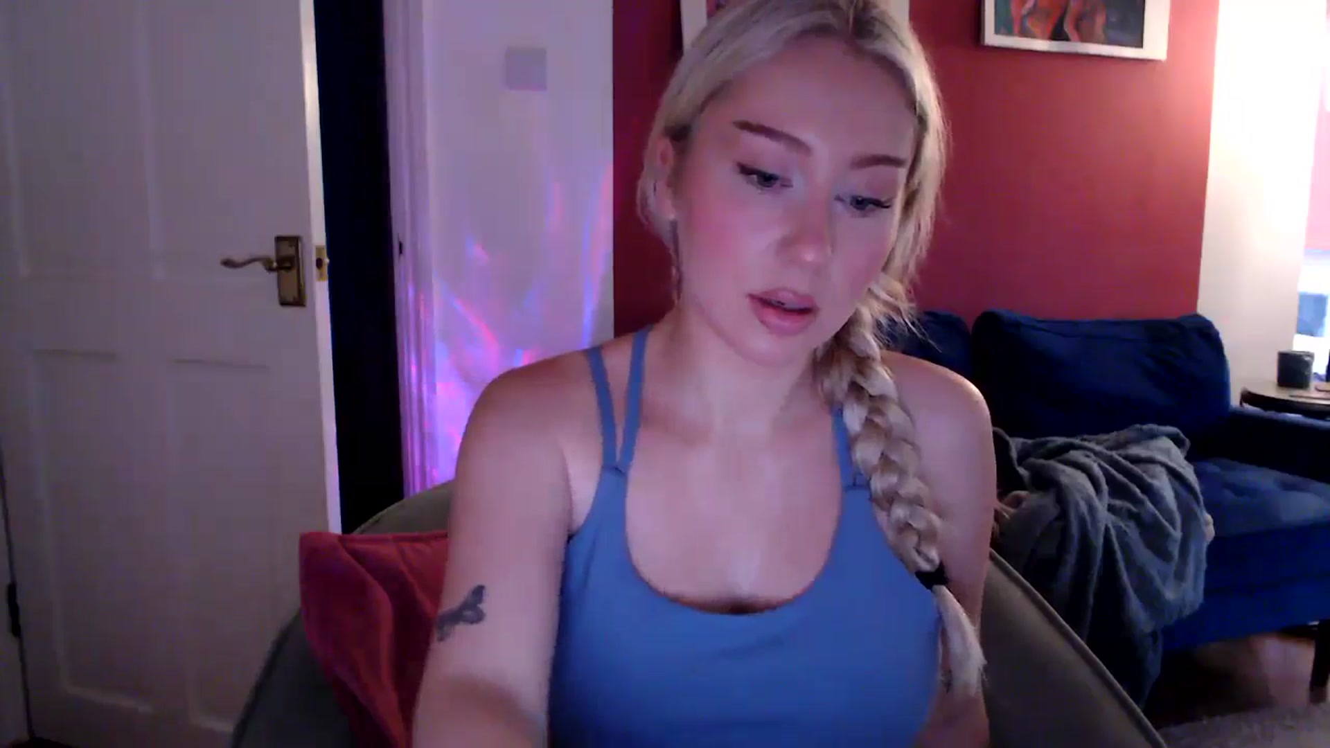 Gallery image thumbnail from PetiteAvax's myfreecams stream on, 08/18/2024, 19:38 image 6 of 20