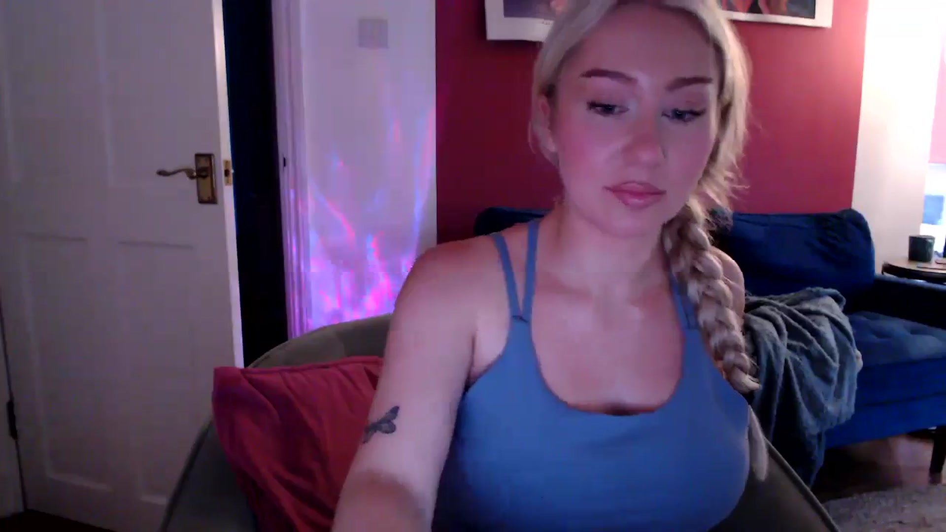 Gallery image thumbnail from PetiteAvax's myfreecams stream on, 08/18/2024, 19:38 image 3 of 20