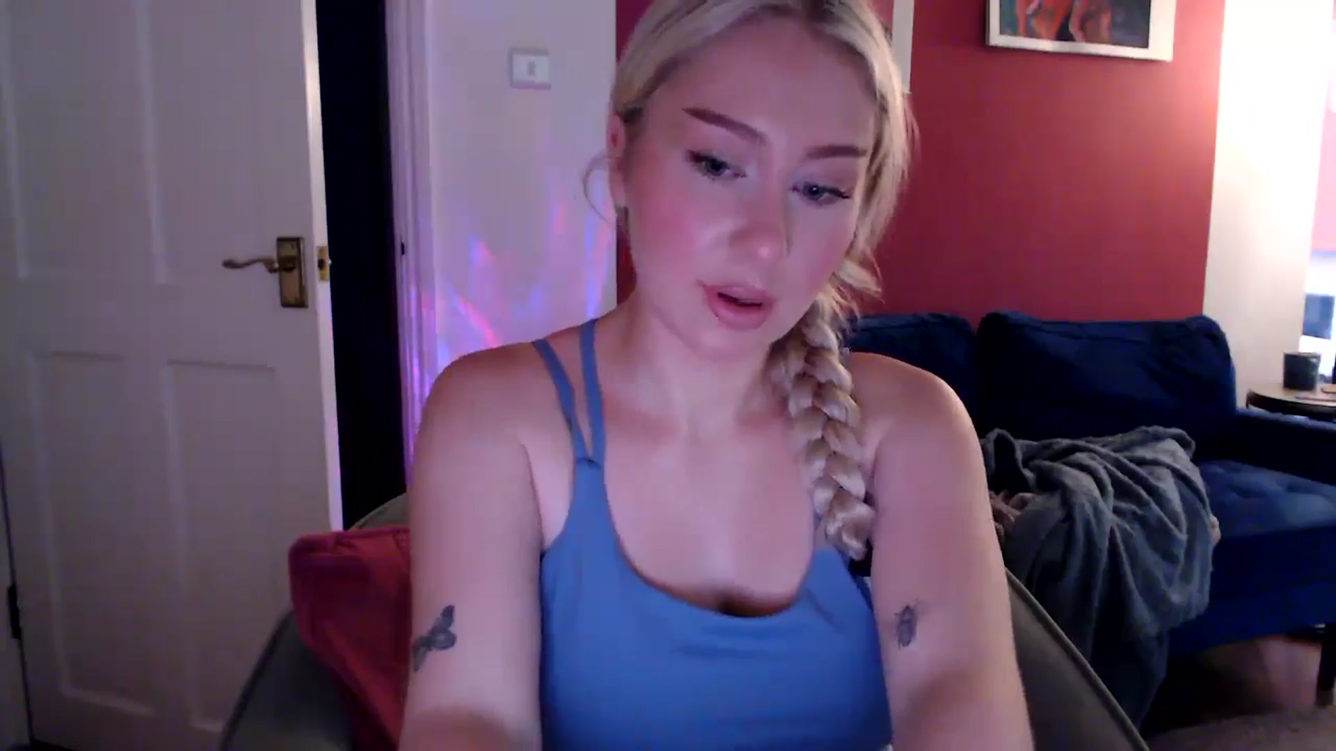 Gallery image thumbnail from PetiteAvax's myfreecams stream on, 08/18/2024, 19:38 image 10 of 20