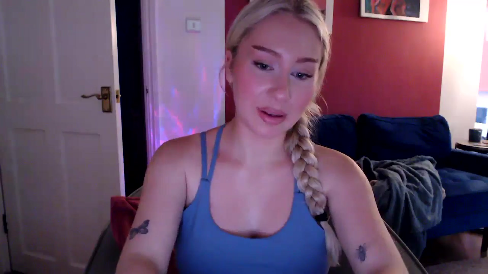 Gallery image thumbnail from PetiteAvax's myfreecams stream on, 08/18/2024, 19:38 image 8 of 20